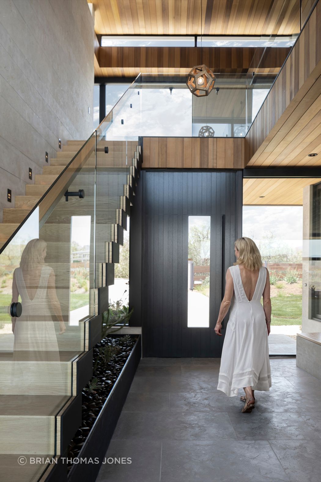 AO-HOUSEENTRY-STAIR08-ap-compressed.jpg