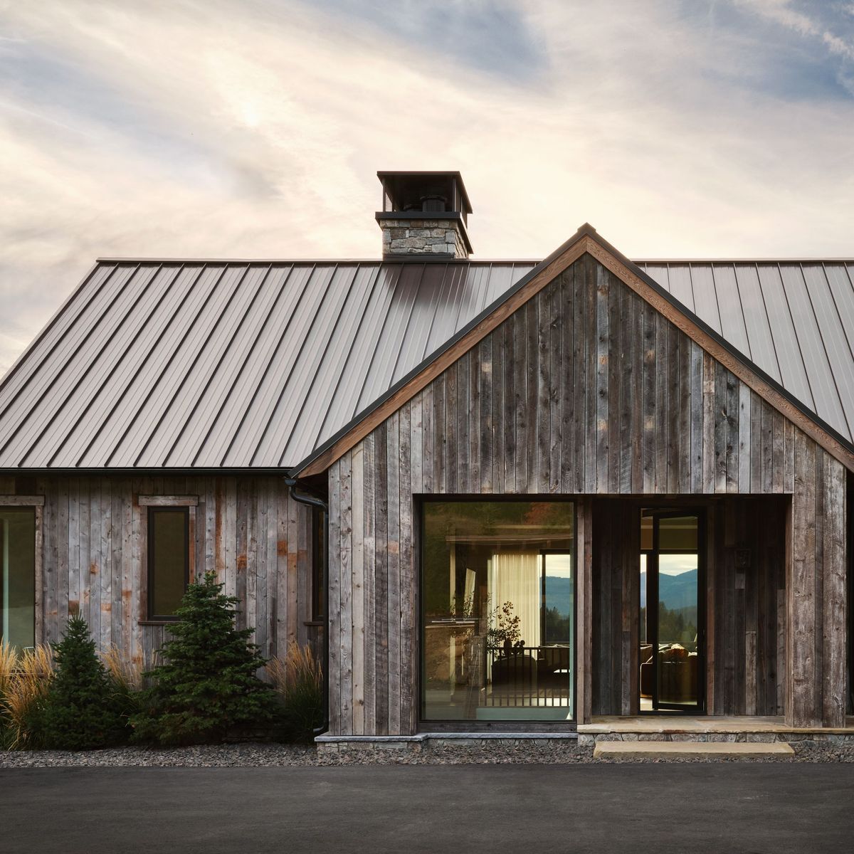 A Mountain House Built on the Tension Between Rugged and Refined