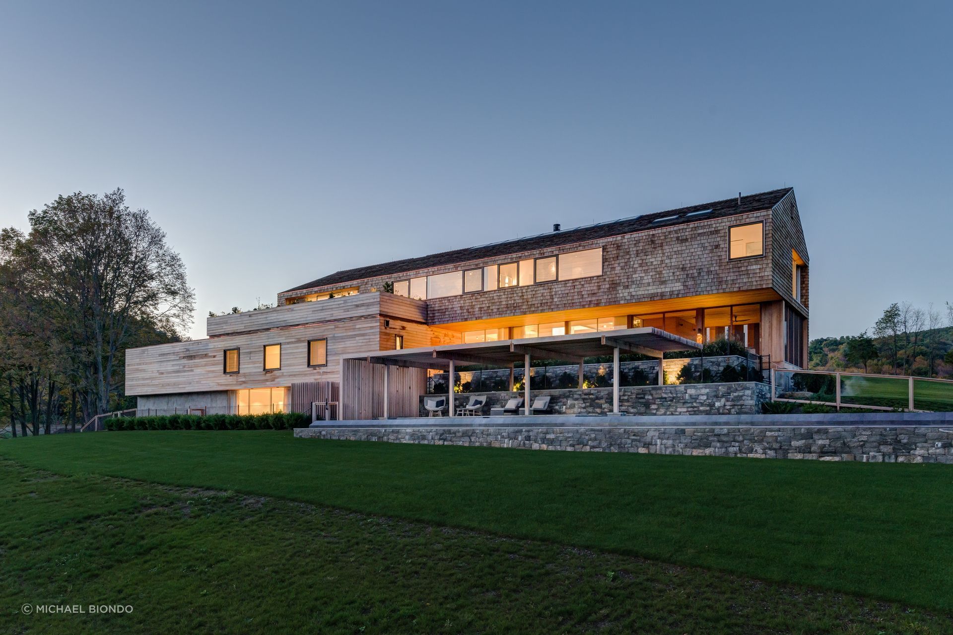 The compound uses geothermal energy for heating and cooling, with efficient heat pumps that greatly reduce the need for fossil fuel energy.