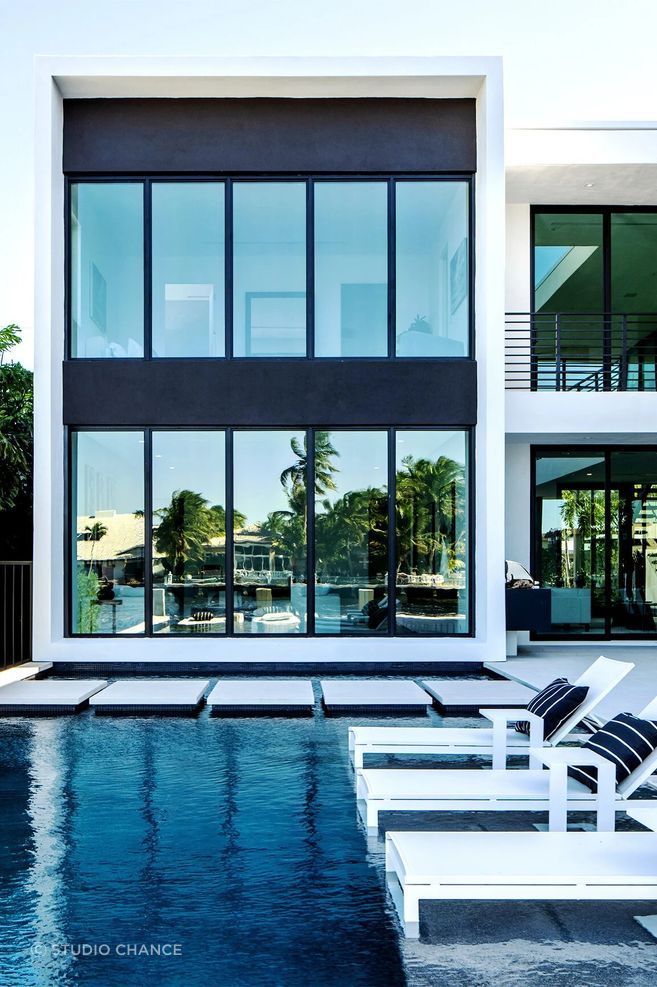 The Tradewinds Project was designed to maximize the use of its lot through a combination of interior and exterior spaces, shielded from harsh exposure and protected from nearby urban clamor.