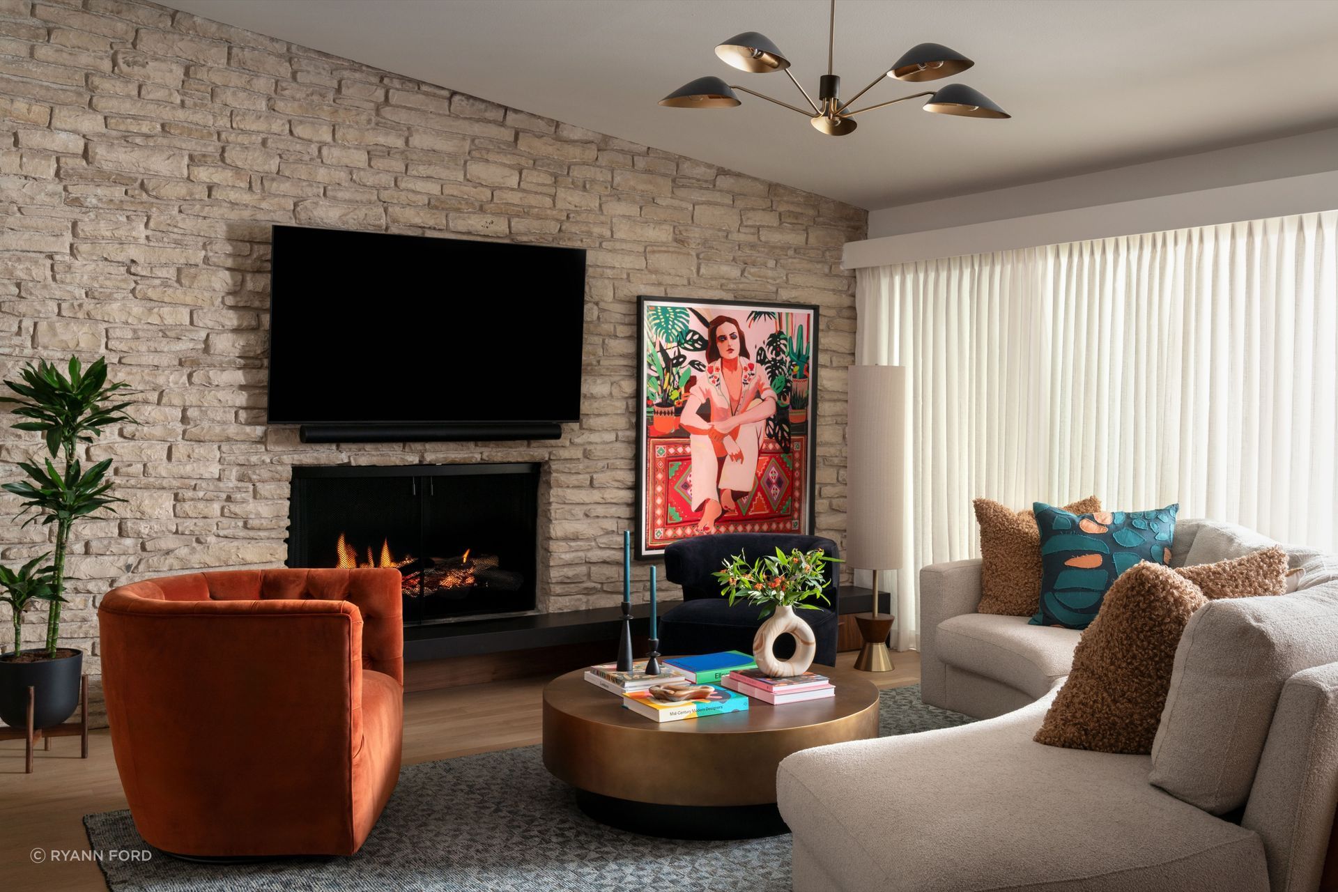 8Shoal-Creek-ResidenceFordLiving-Room-ap-compressed.jpg