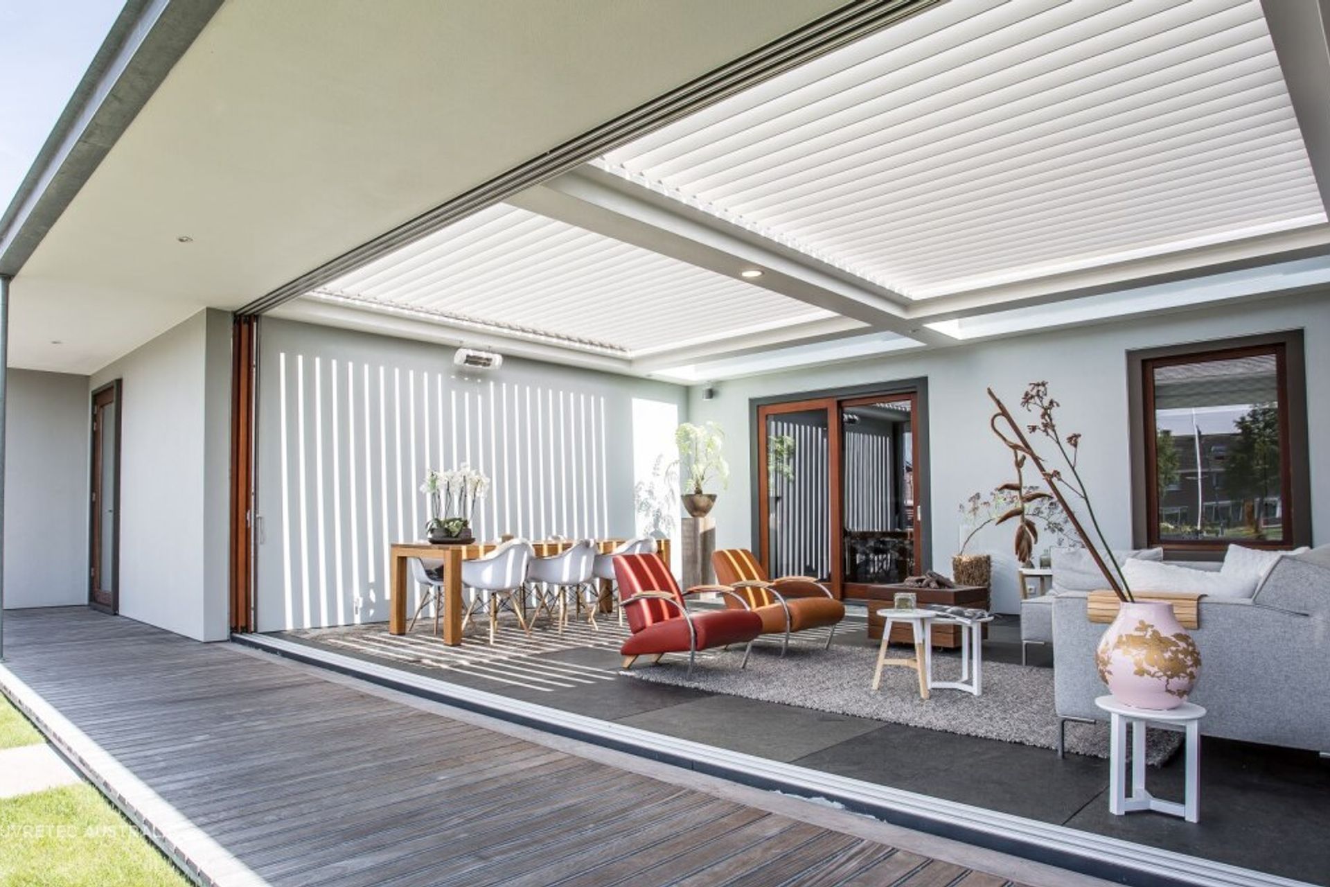 Louvretec Australia - 180 Linear Opening Roof