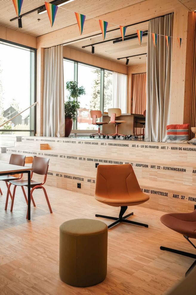 Flokk provided a range of seating covering all three workspace environments in the office. Featured: HÅG Celi, HÅG Tion, Profim Chic Lounge easy chair and Vancouver Oto pouffes
