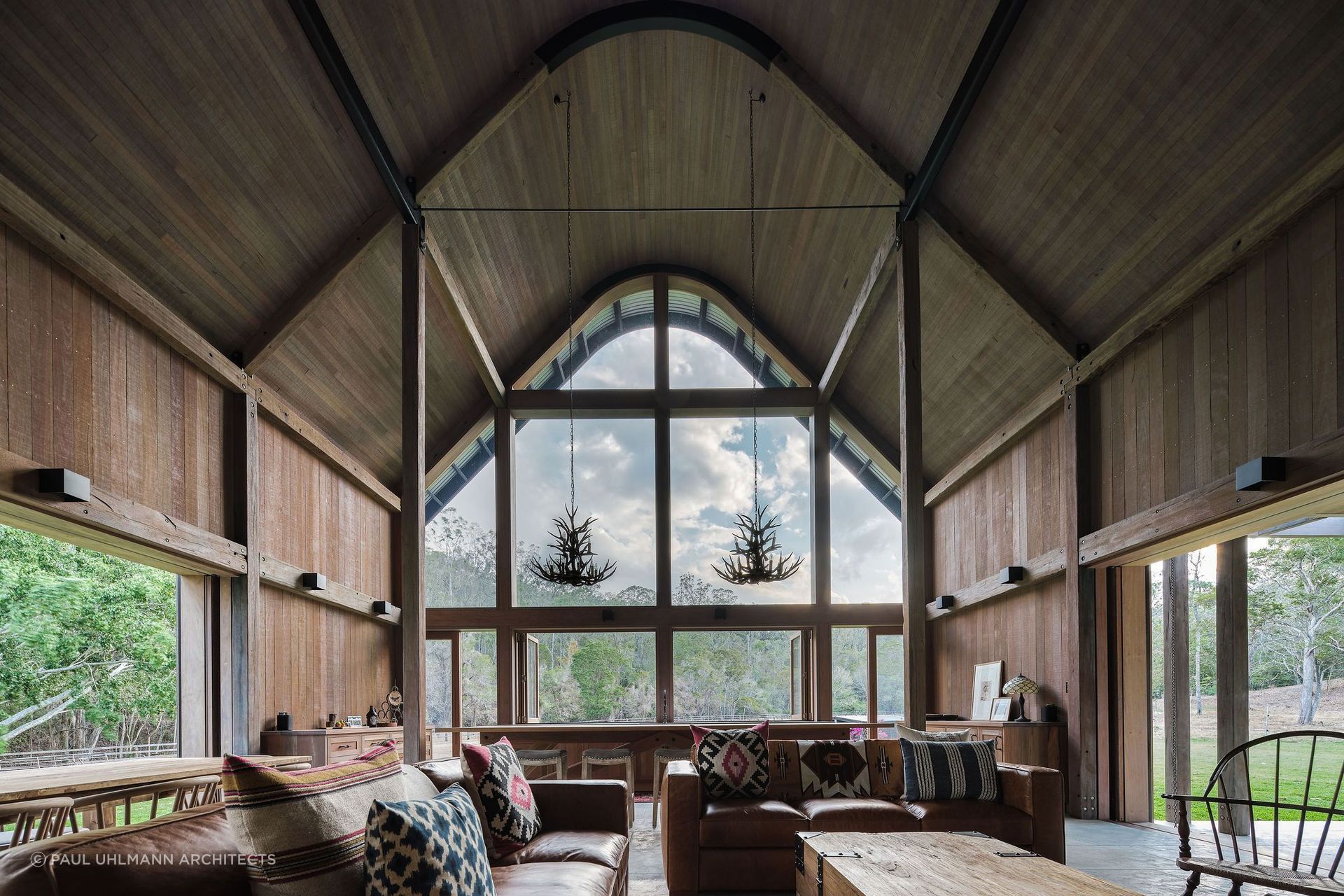 Expansive open plan interiors offer plenty of living space. Photography: Amy Macpherson Studio.