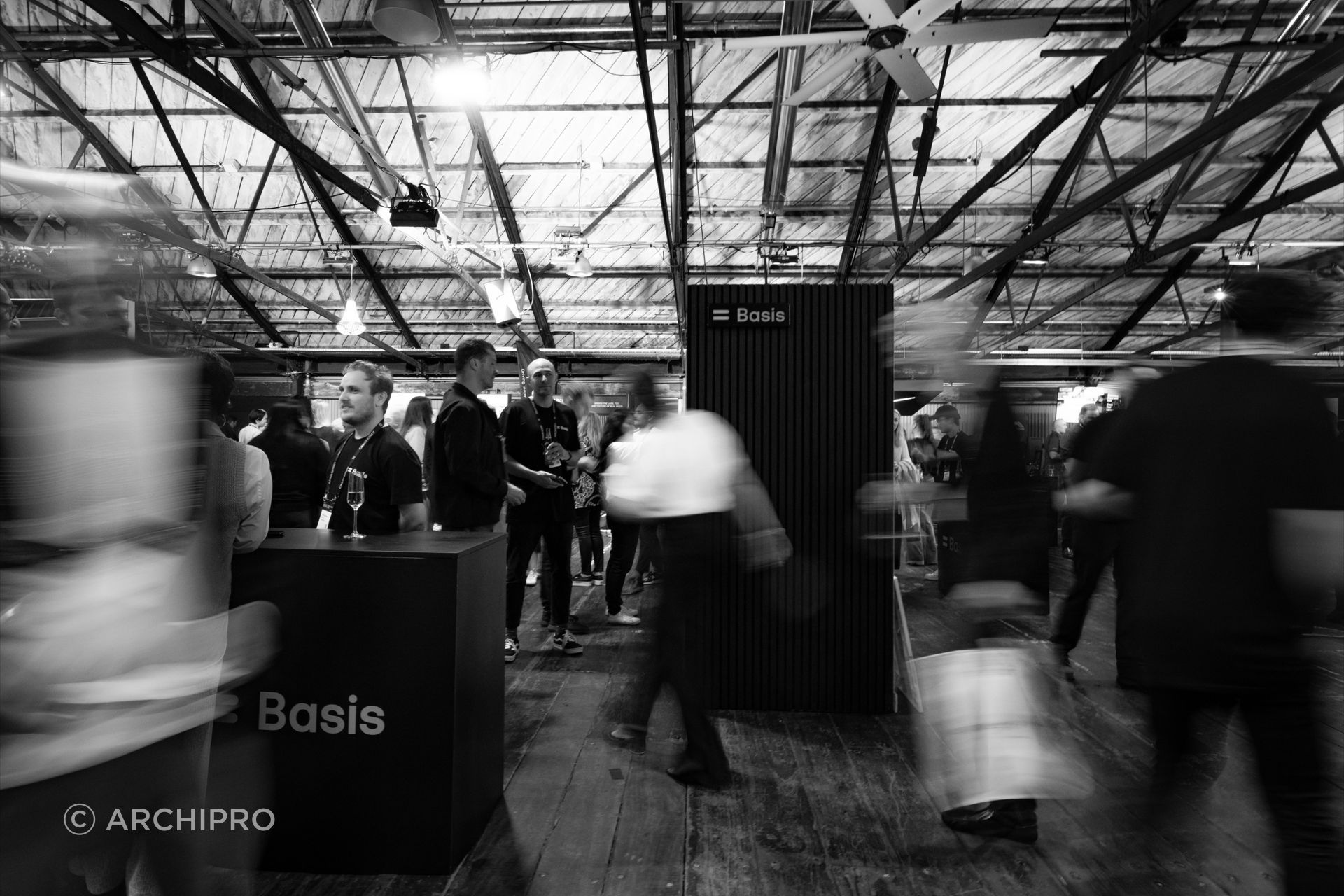 The event floor in motion. A space to meet, explore and interact with the products shaping contemporary homes.
