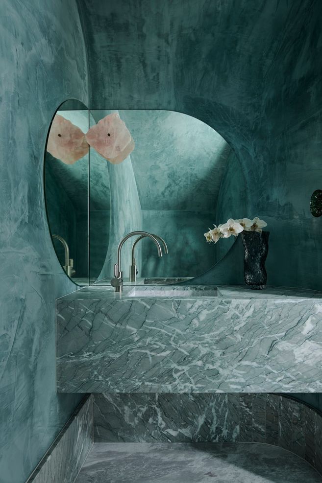 Mirror Image by Smac Studio and Van Rooijen Meyers Architects | Construction by Airth Building | Styling by Clare Delmar | Photography by Anson Smart