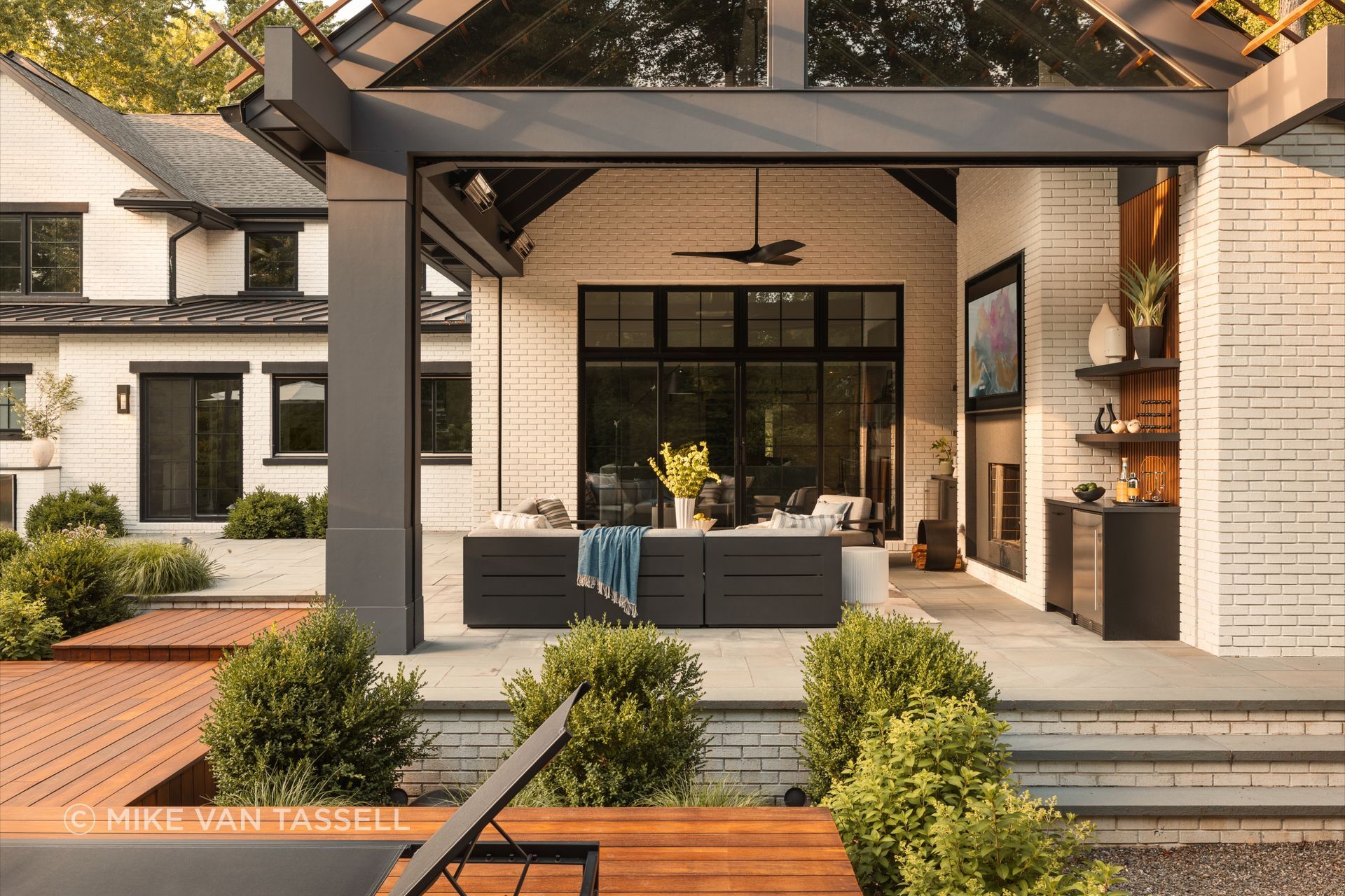 The outdoor living room at Plan Architecture's Demarest, New Jersey, project.