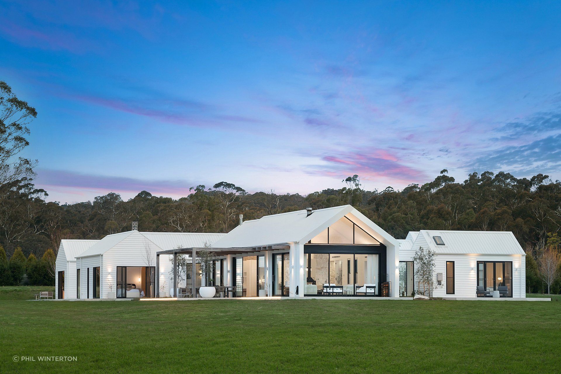 Herald Park offers breathtaking panoramic rural views.