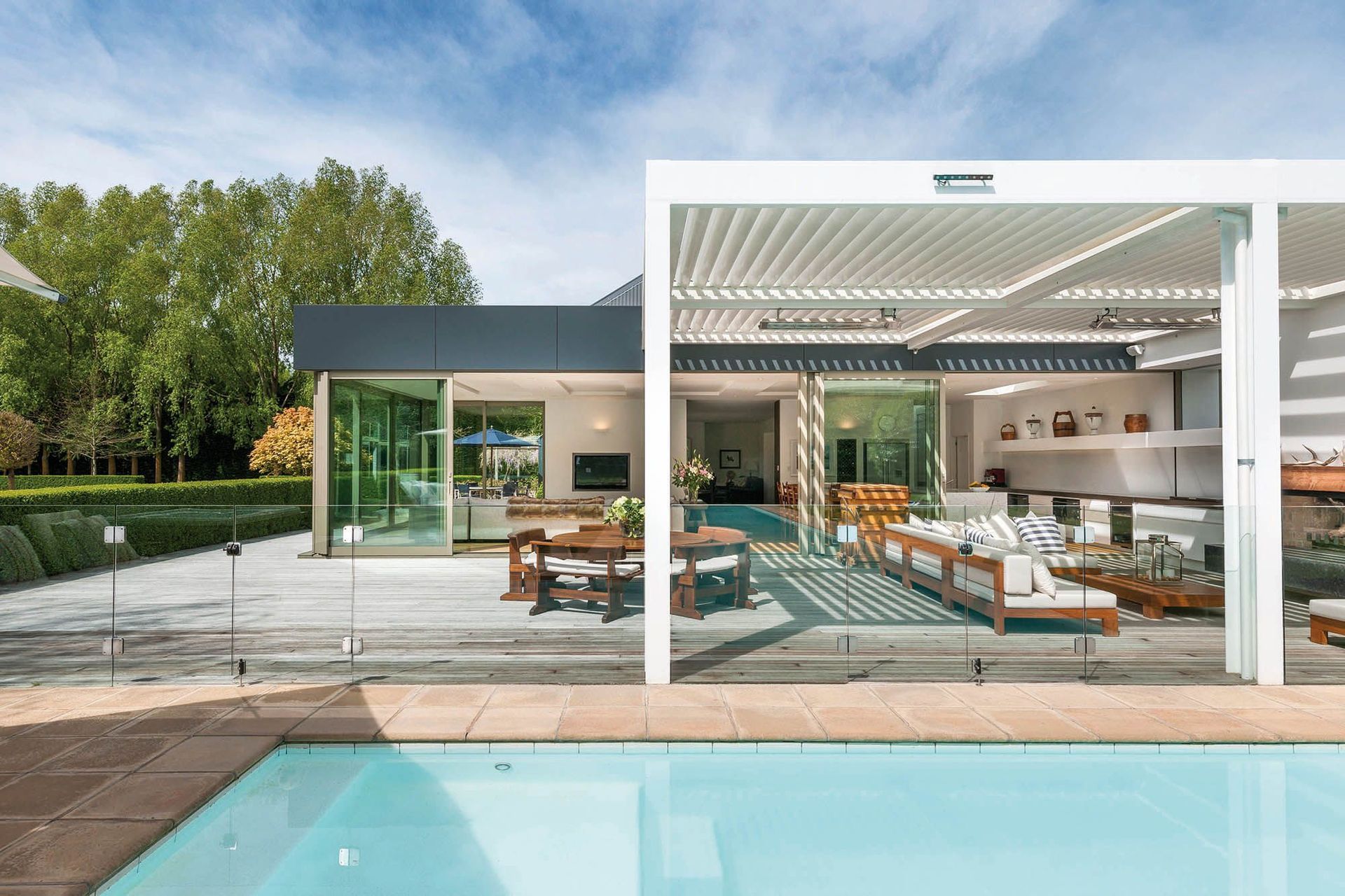 200 Suburban Direct Opening Roof