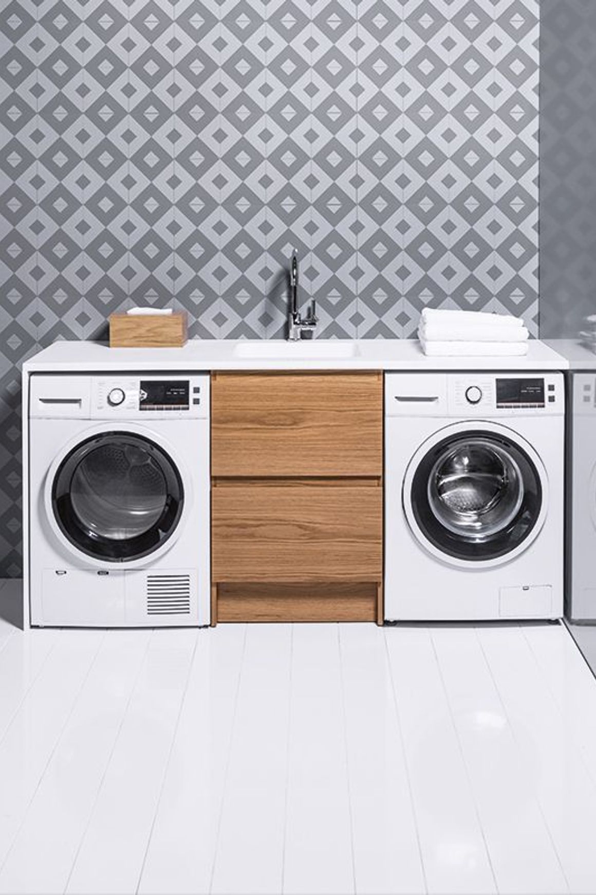 600 Laundry Cabinet