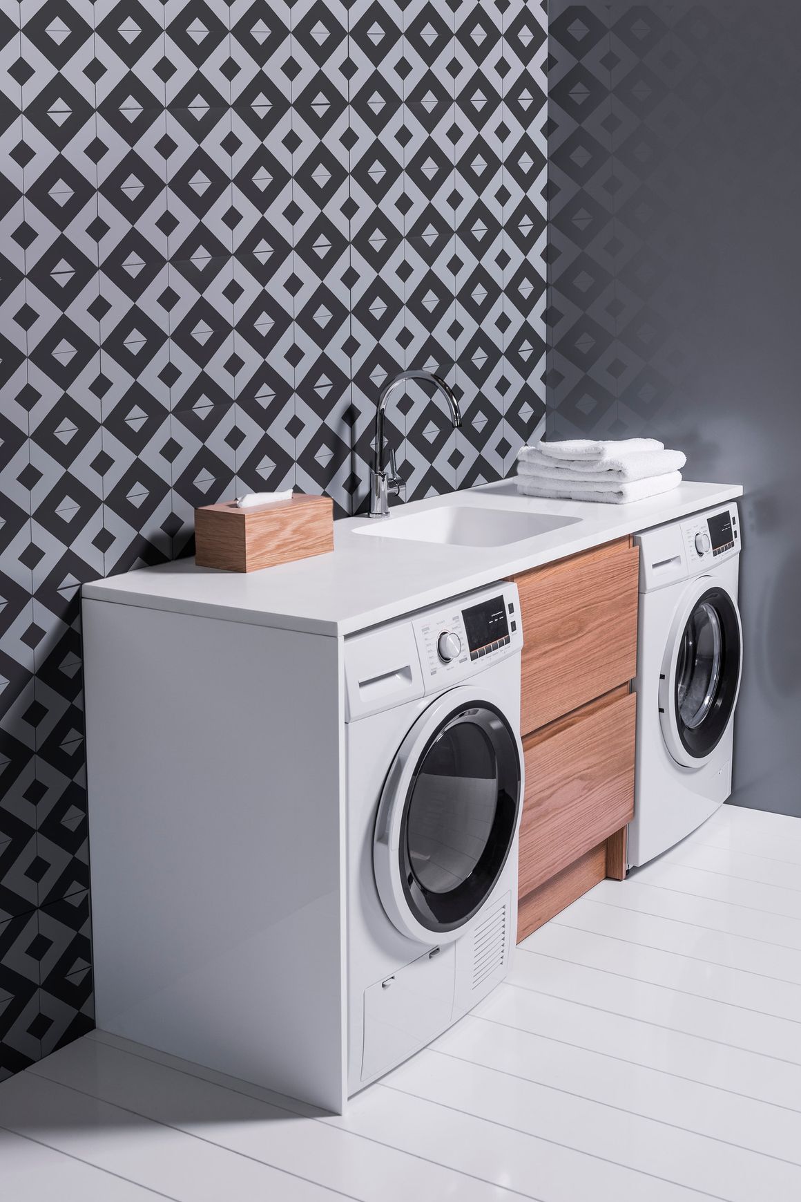 600 Laundry Cabinet