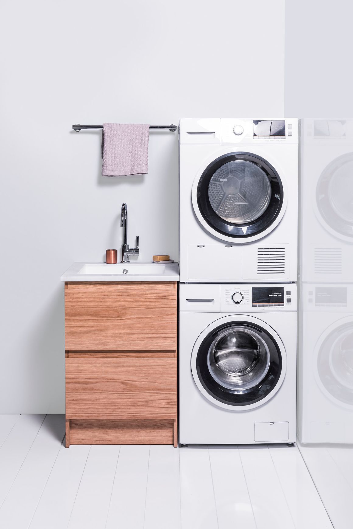 600 Laundry Cabinet