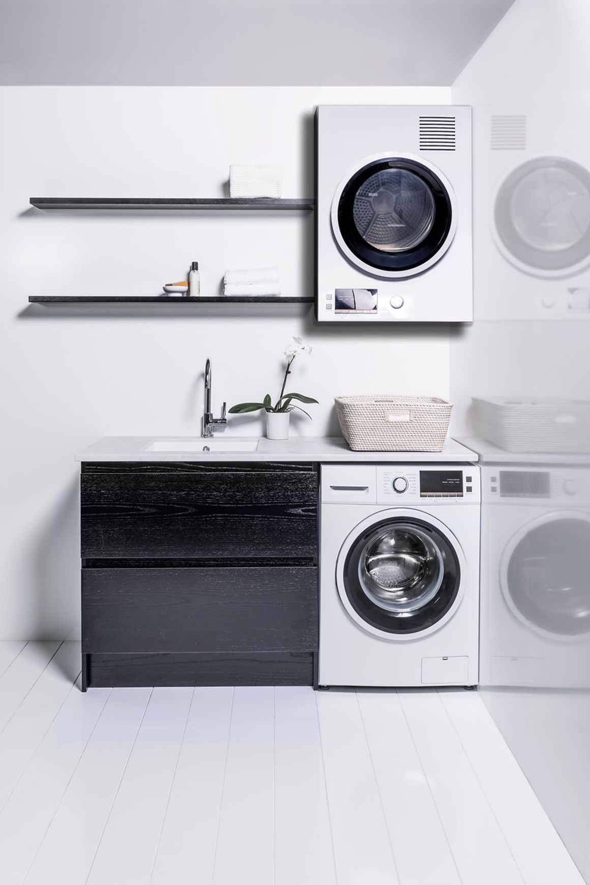 900 Laundry Cabinet