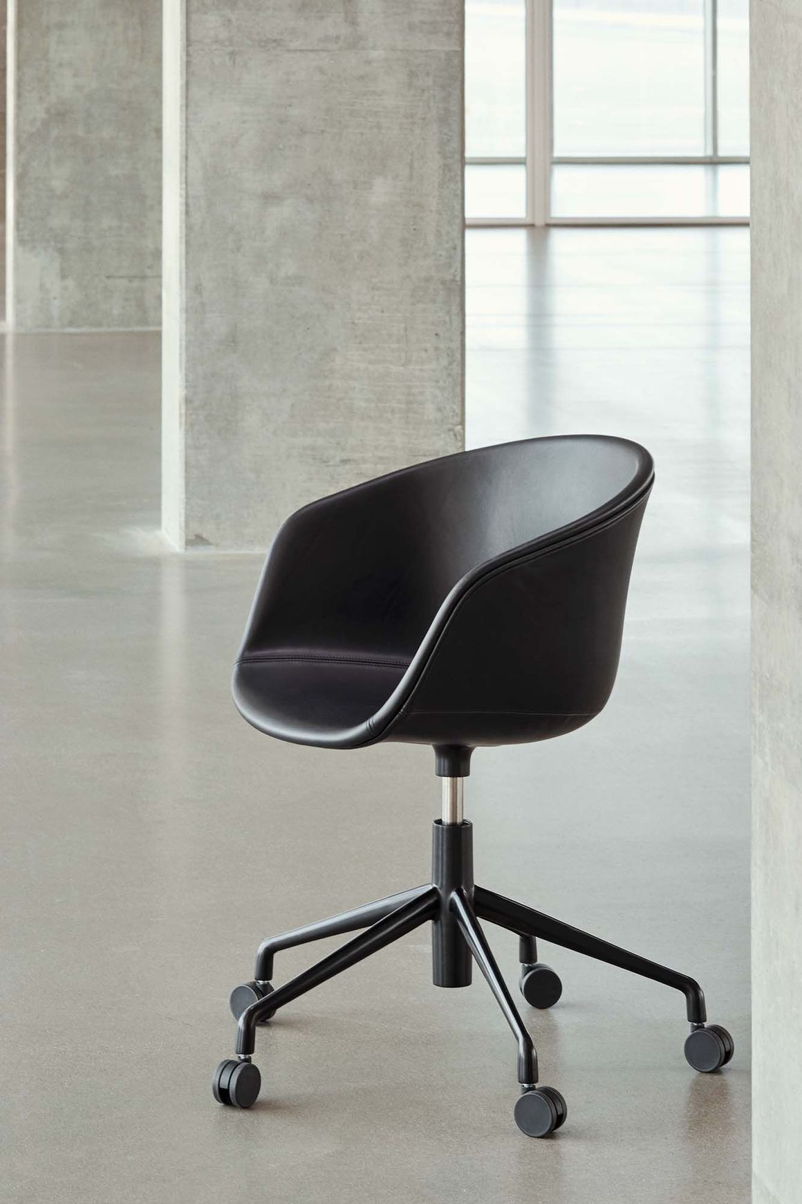 About A Chair AAC52 / AAC53 with gaslift by HAY