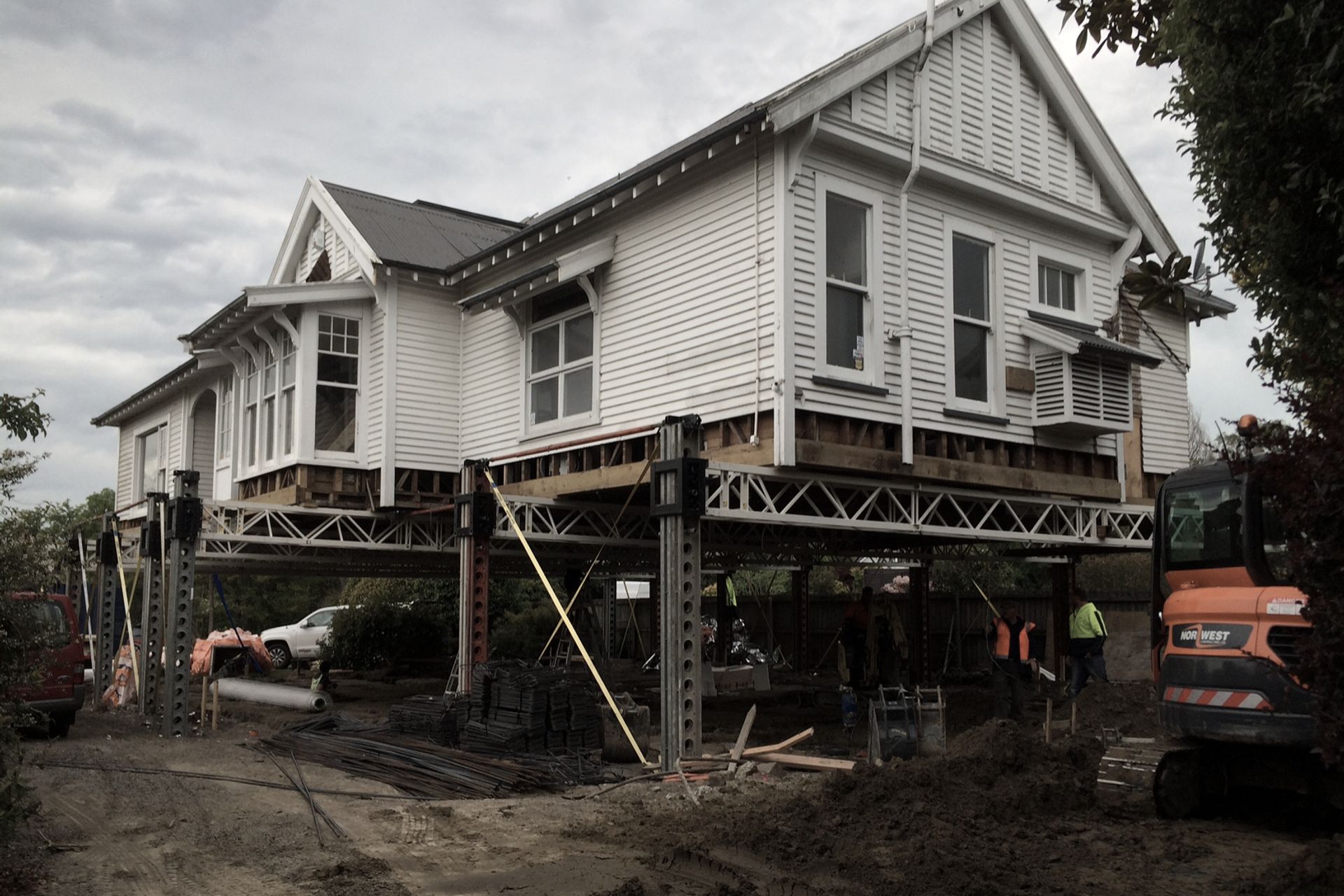 Hero Banner for Auckland House Lifting