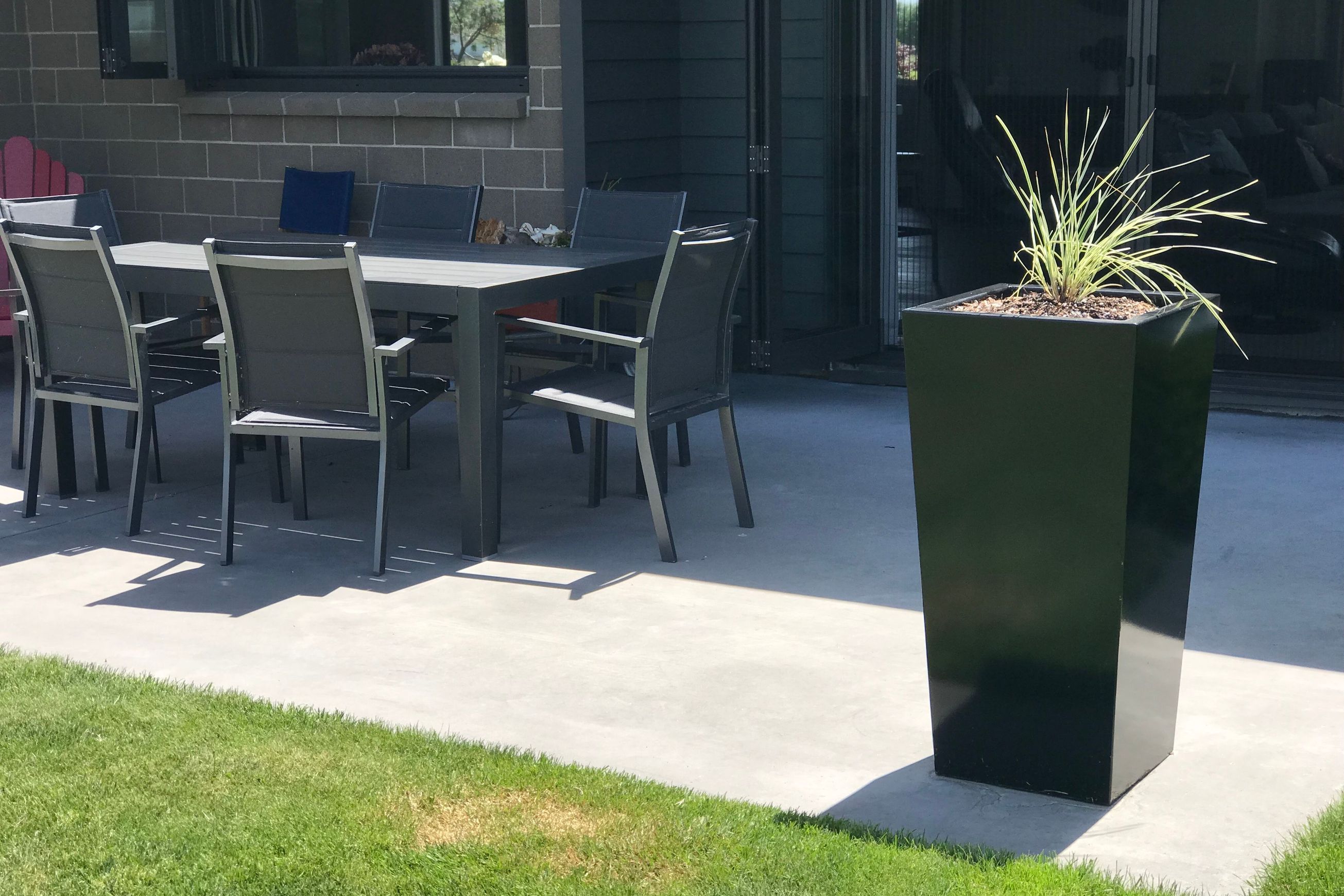 Black Powder Coated Tapered Column Planter 