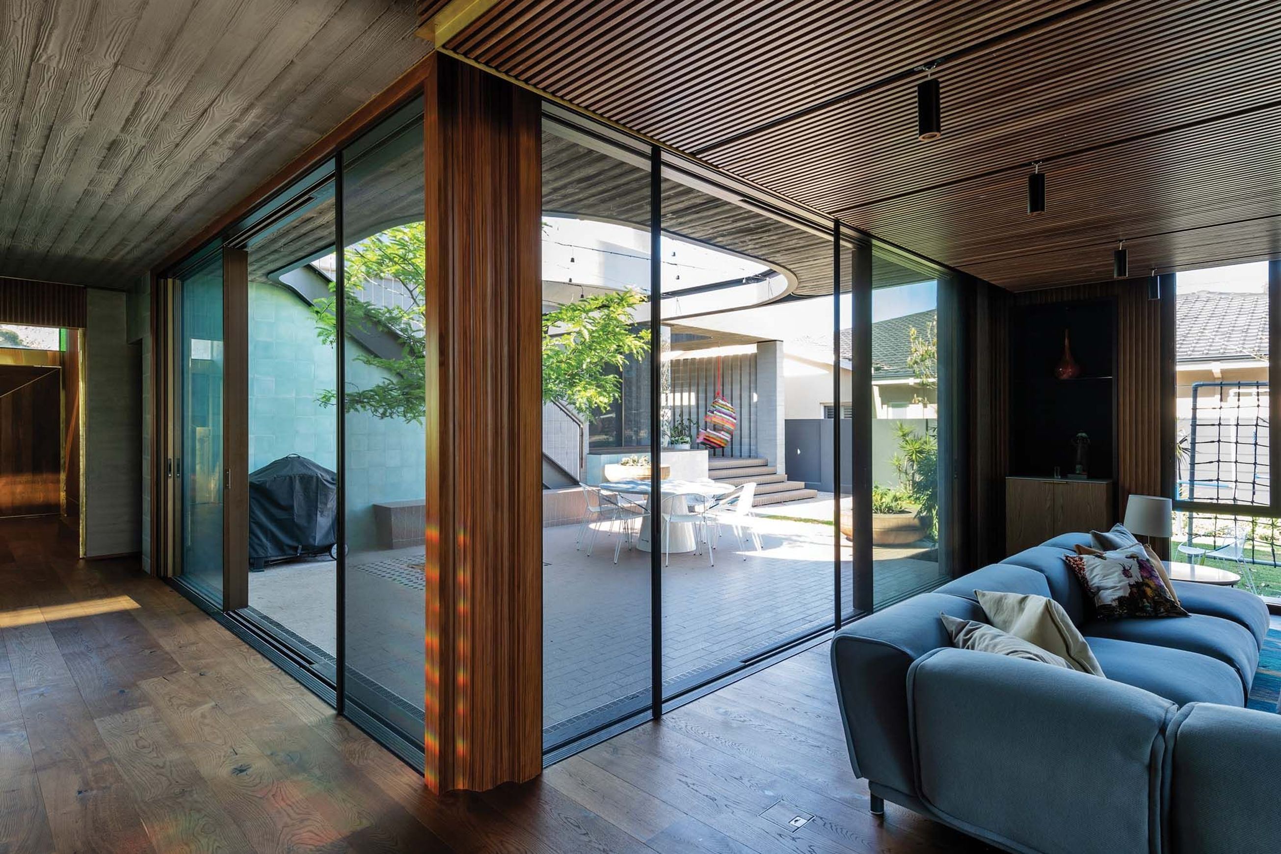 Centor S4 Retractable Insect Screen System
