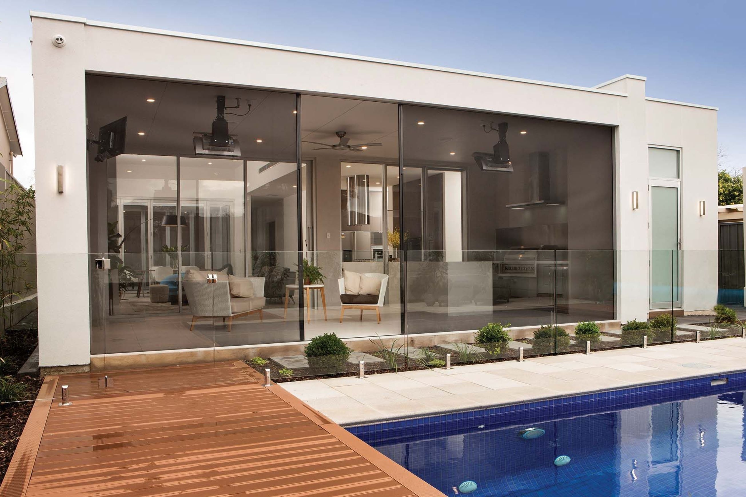 Centor S4 Retractable Insect Screen System