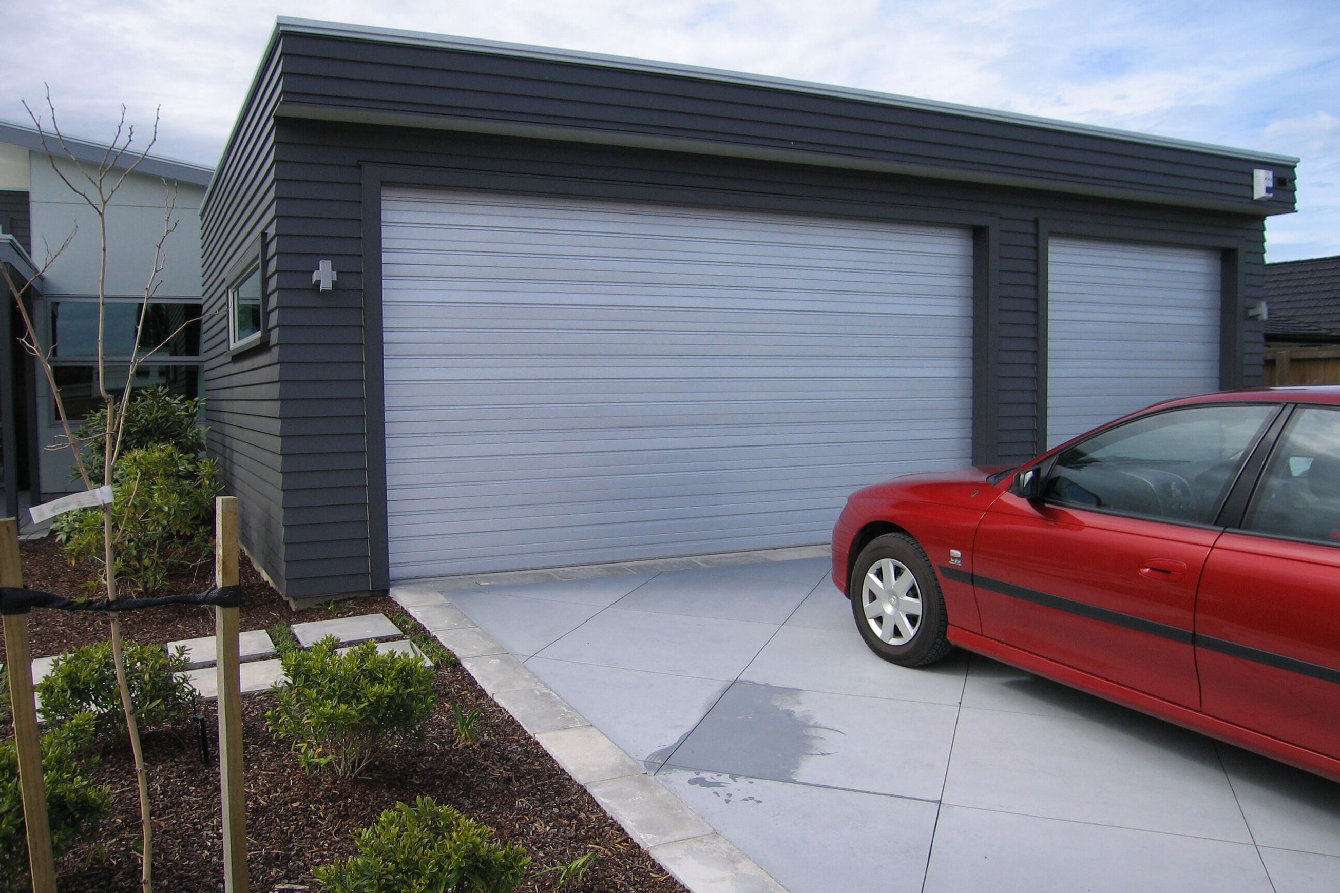 Dominator Futura Garage Doors