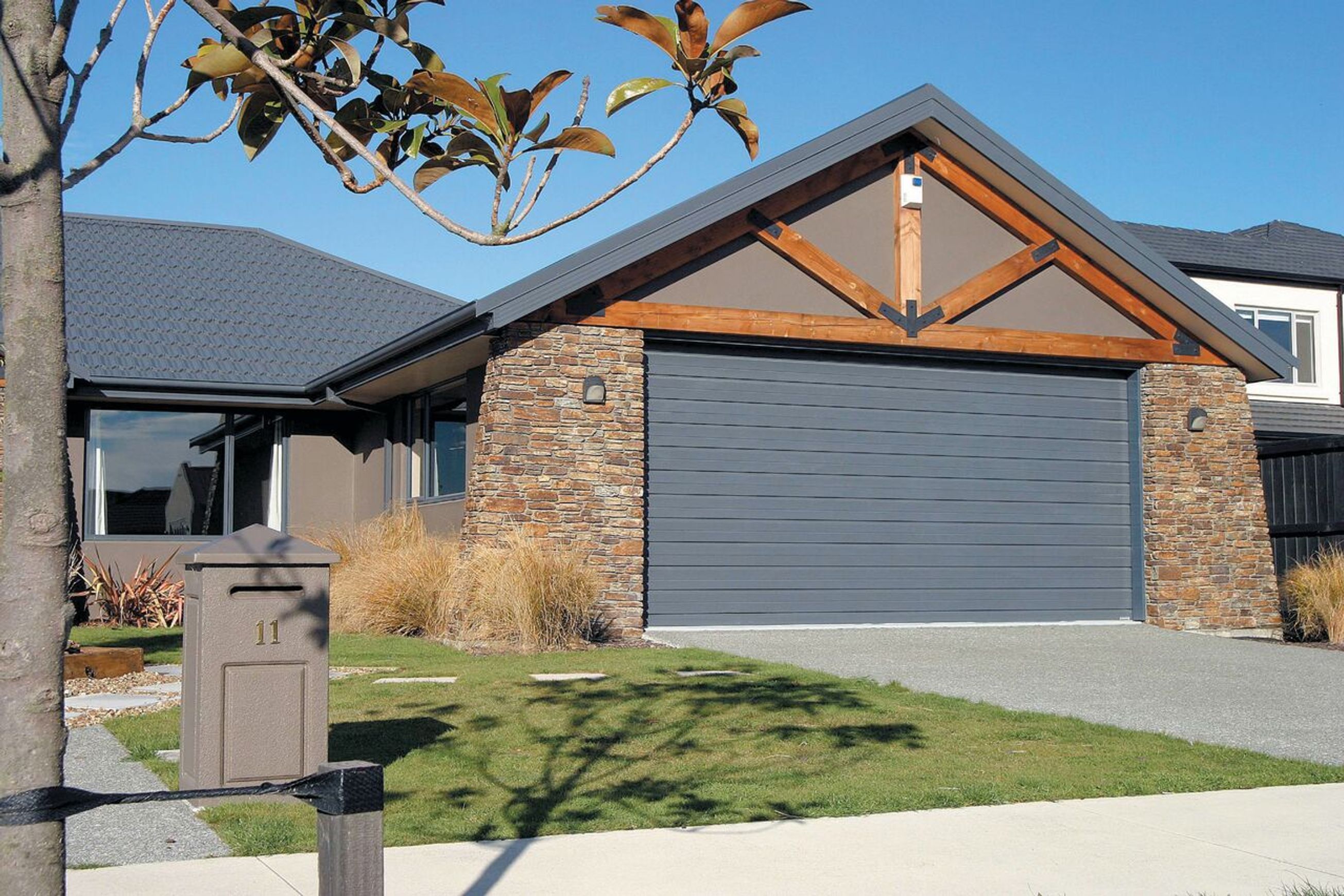 Dominator Futura Garage Doors