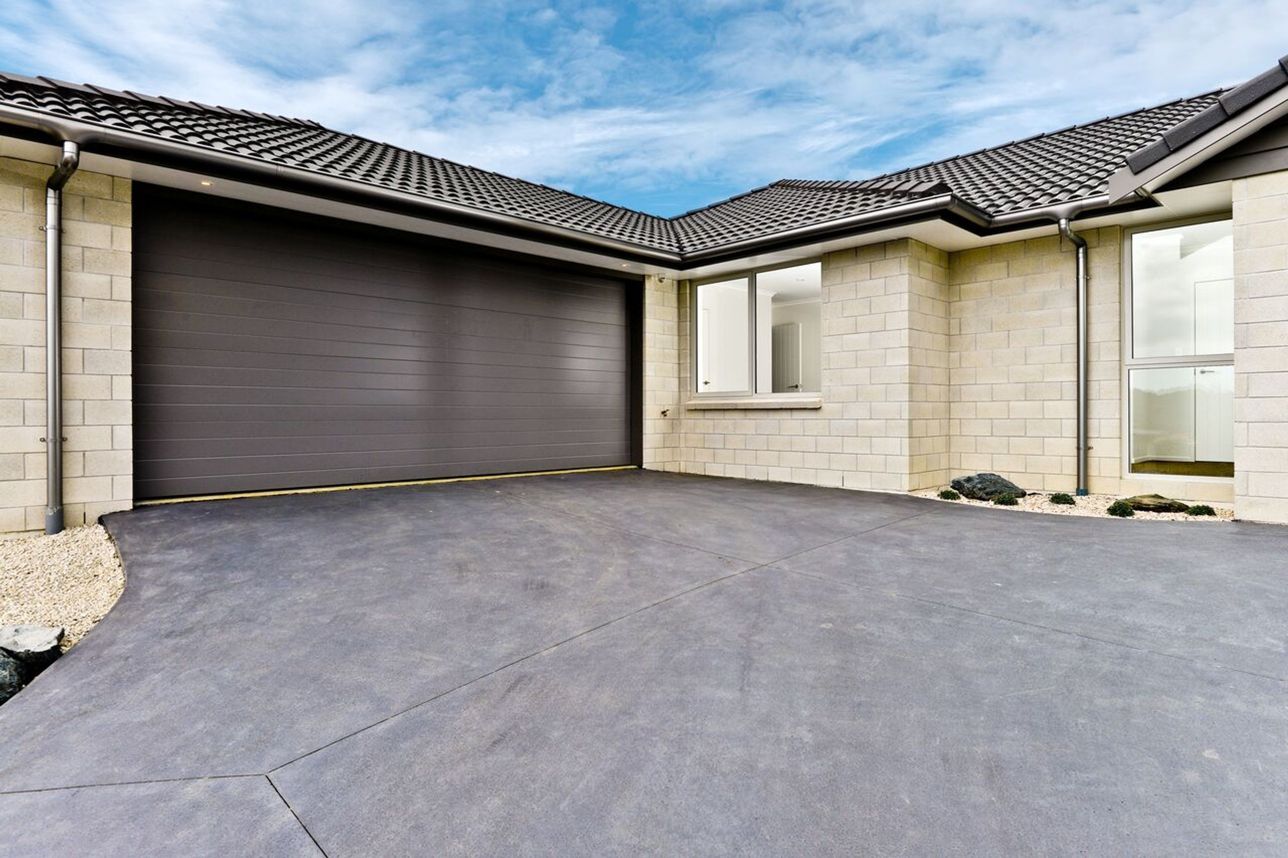Dominator Milano Garage Doors
