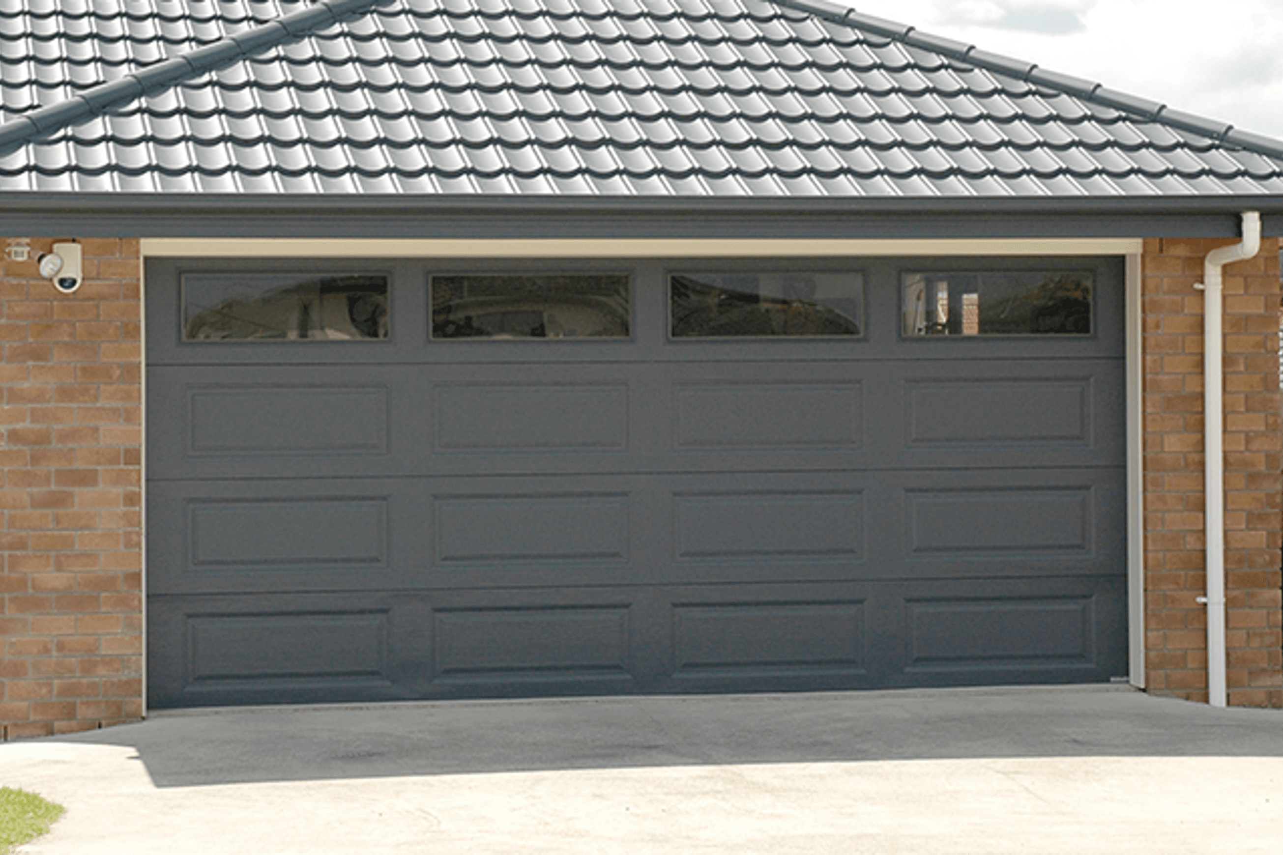 Dominator Somerset Garage Doors