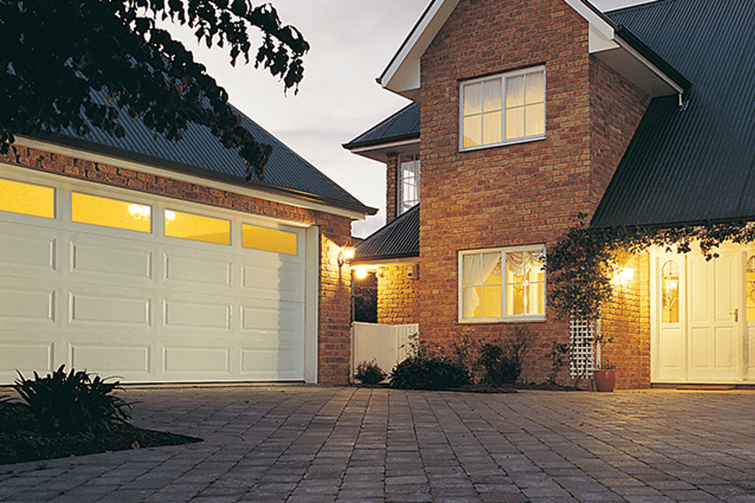 Dominator Somerset Garage Doors