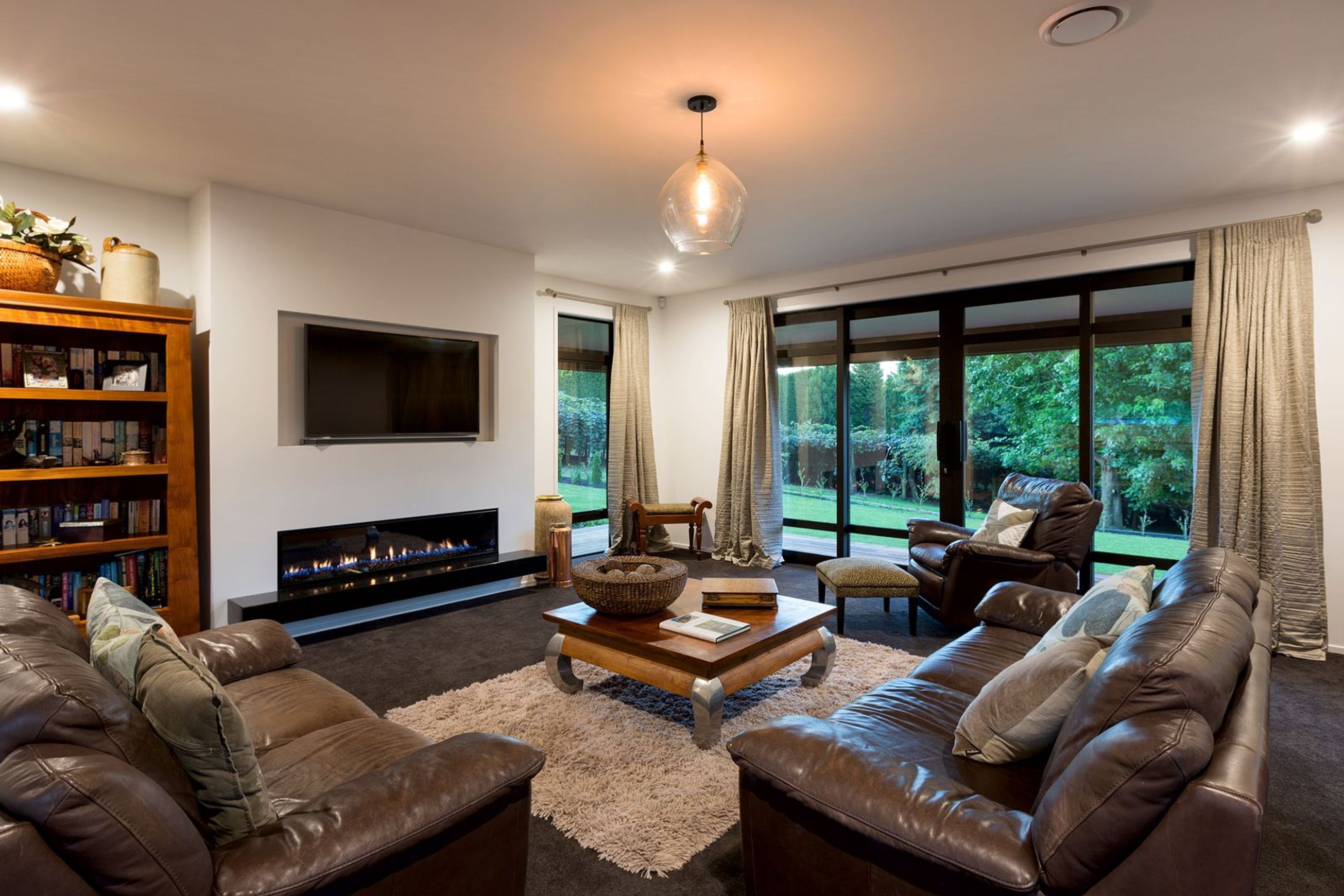 Eastside Nova Fireplace