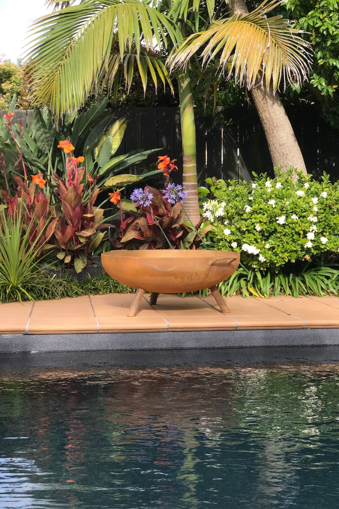 Fire Bowl Pit with Legs