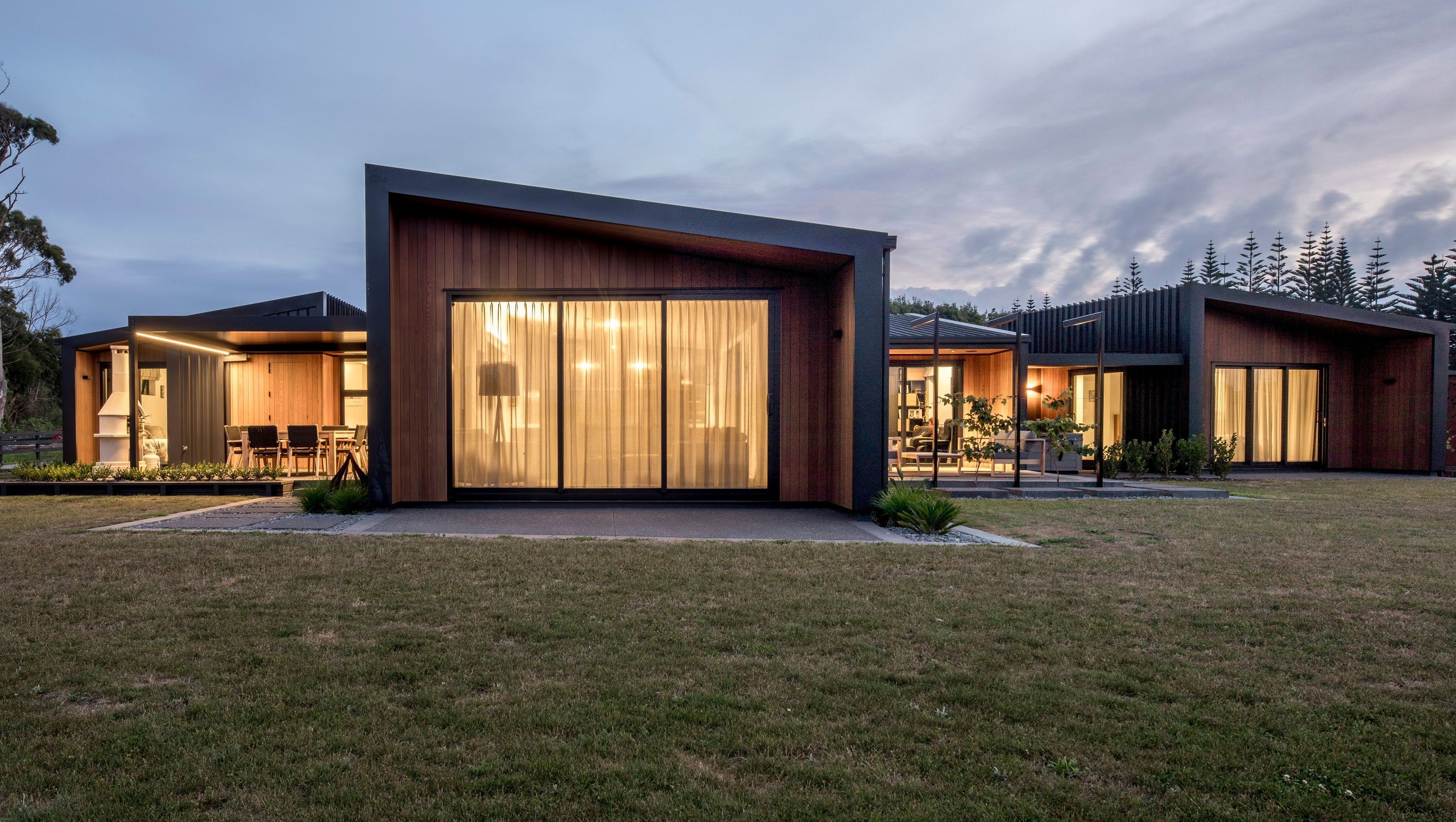 G & L House