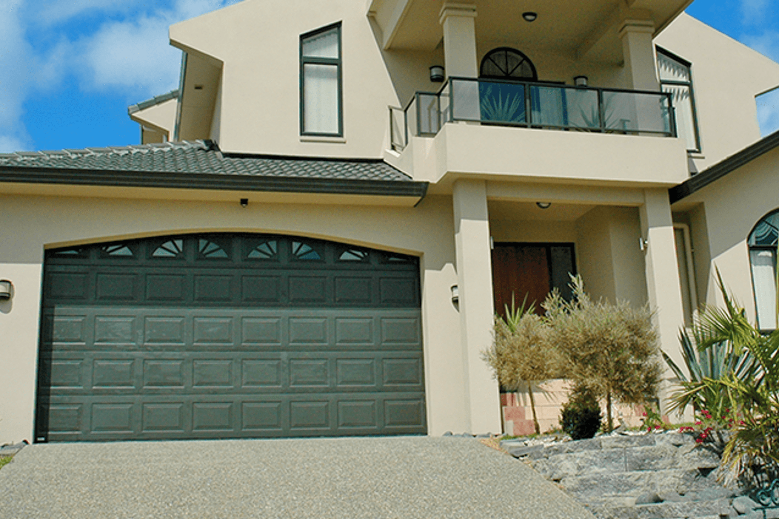 Dominator Georgian Garage Doors