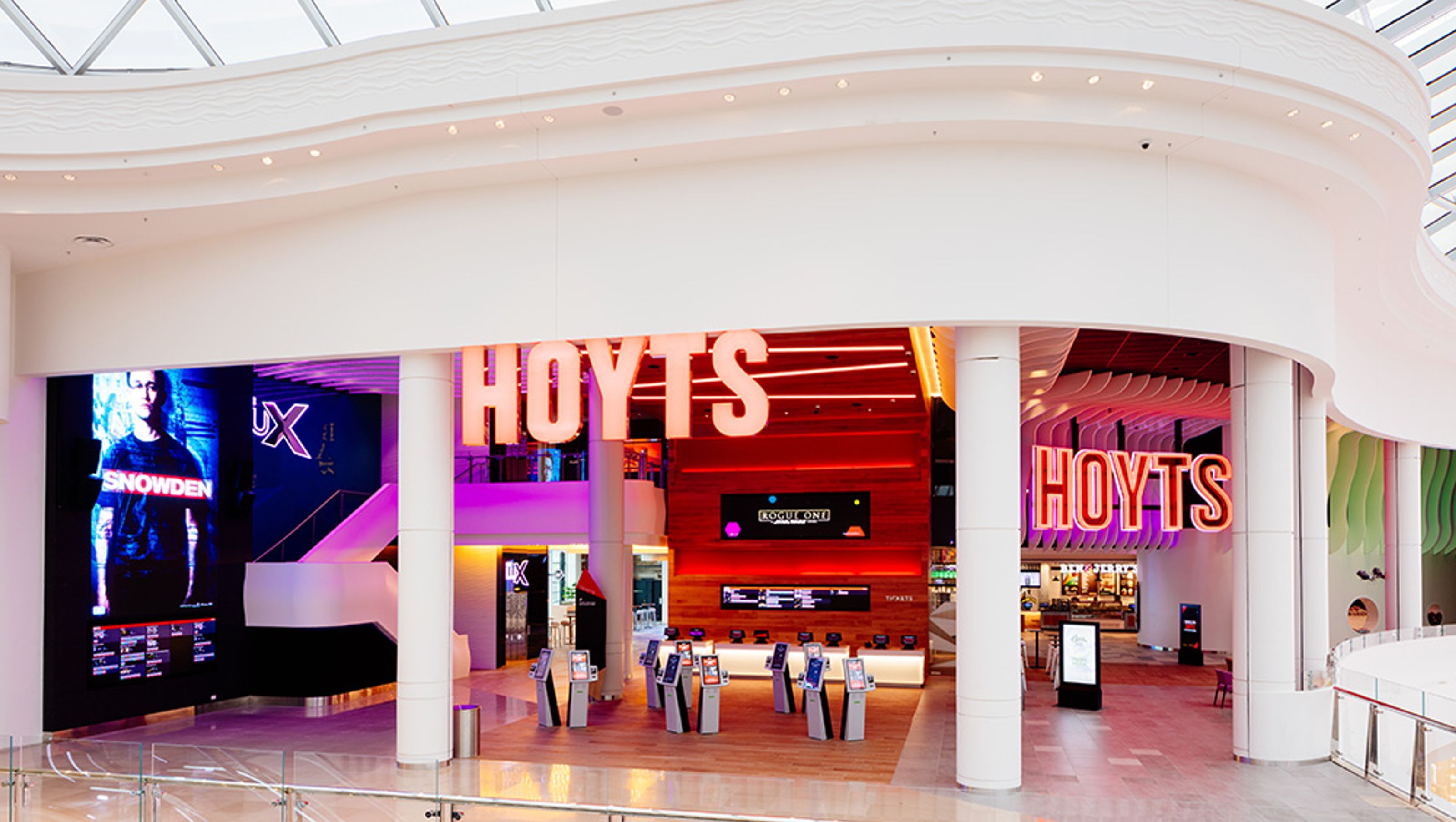 HOYTS Chadstone Pillars
