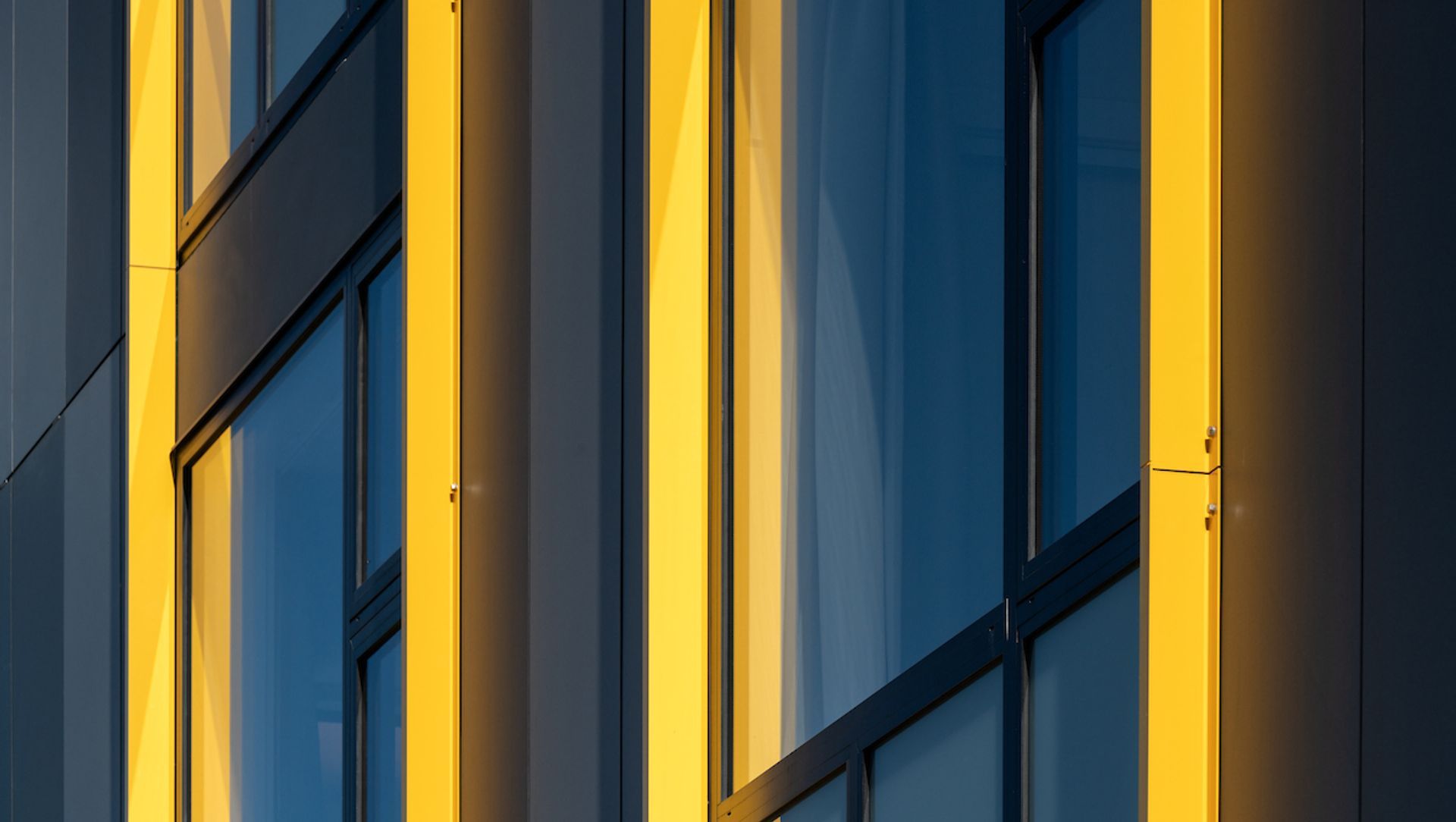 Hanson St Apartments banner