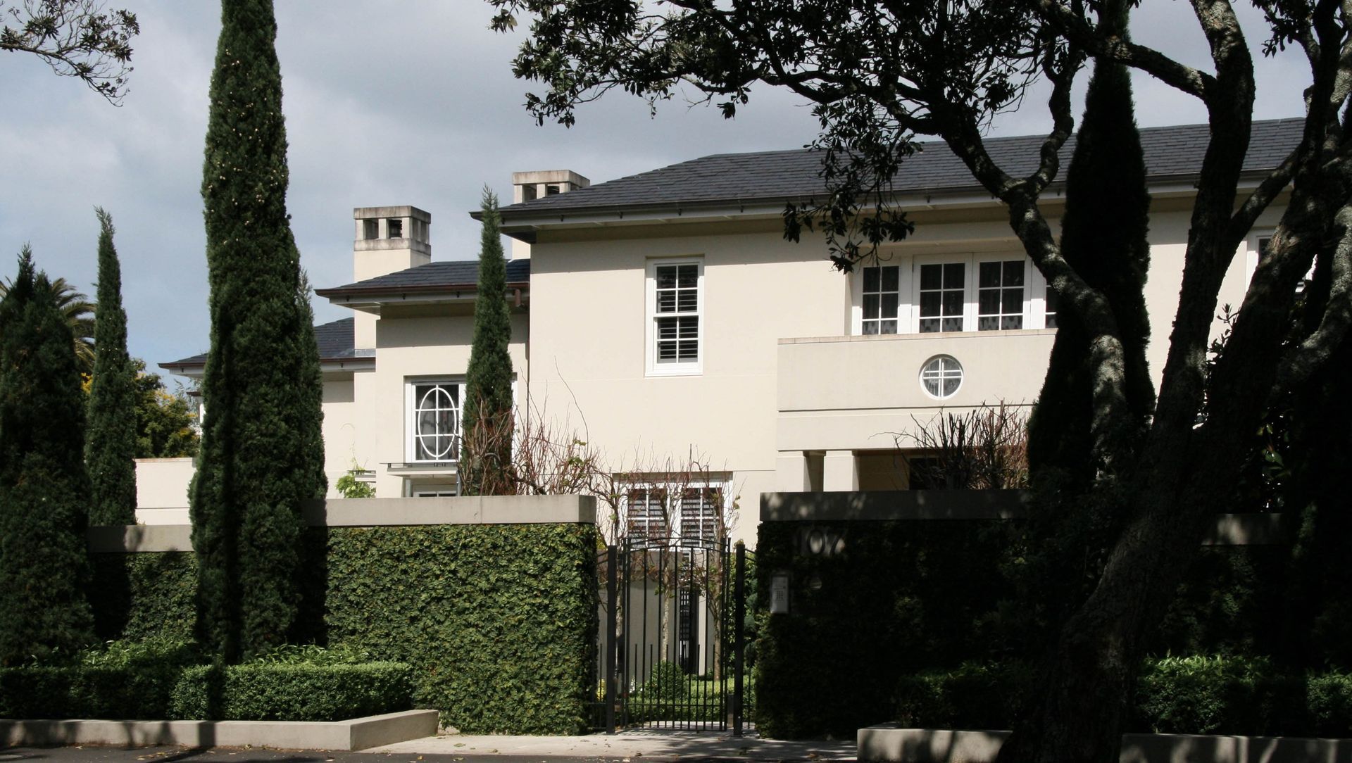 House for NZ Prime Minister banner