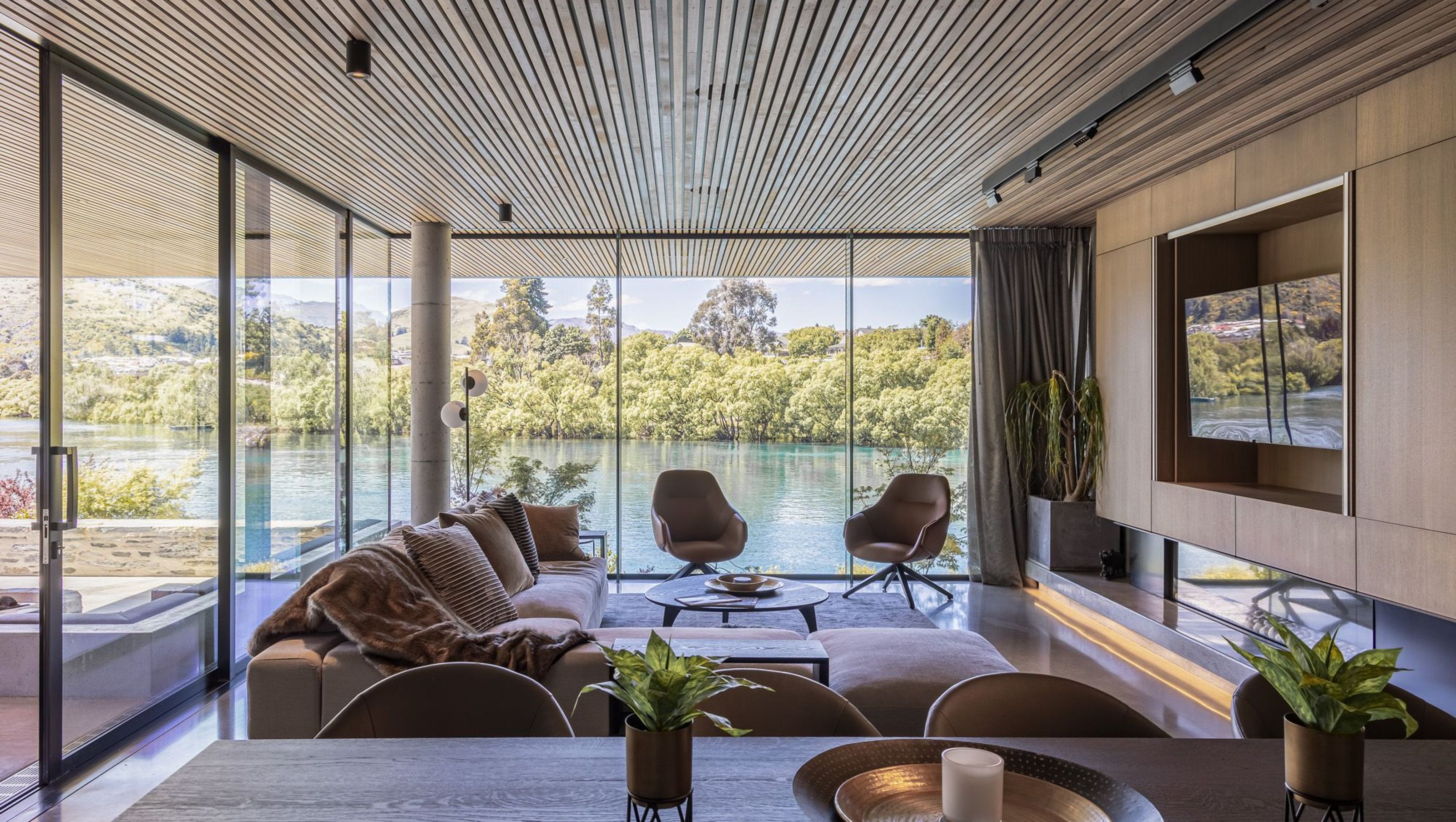 Lake's Edge Big Box Home