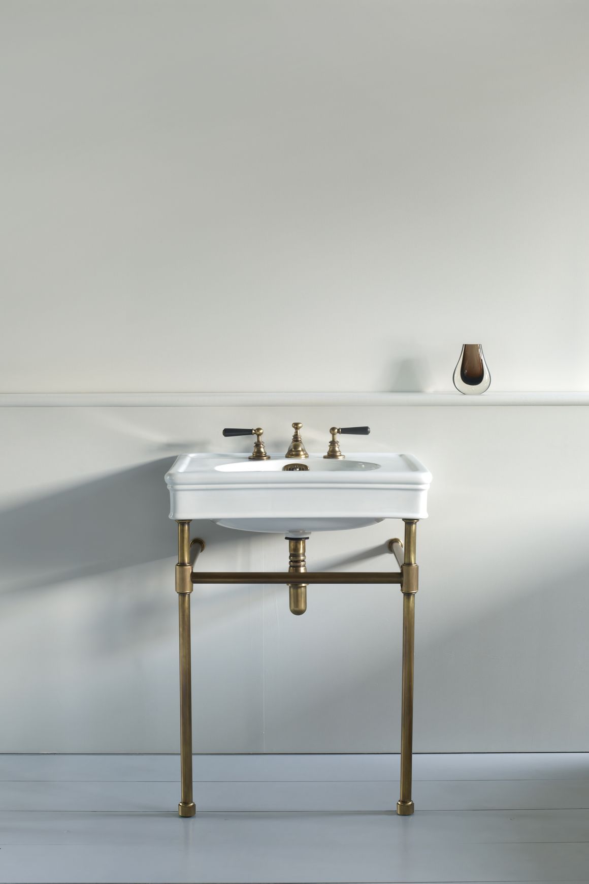 Lonsdale 550 and 650 basin