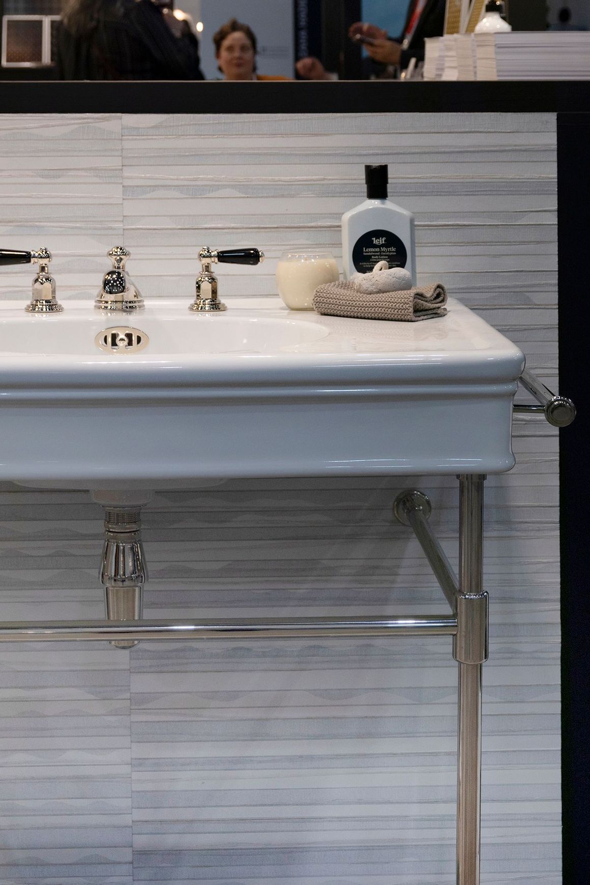 Lonsdale 860 basin