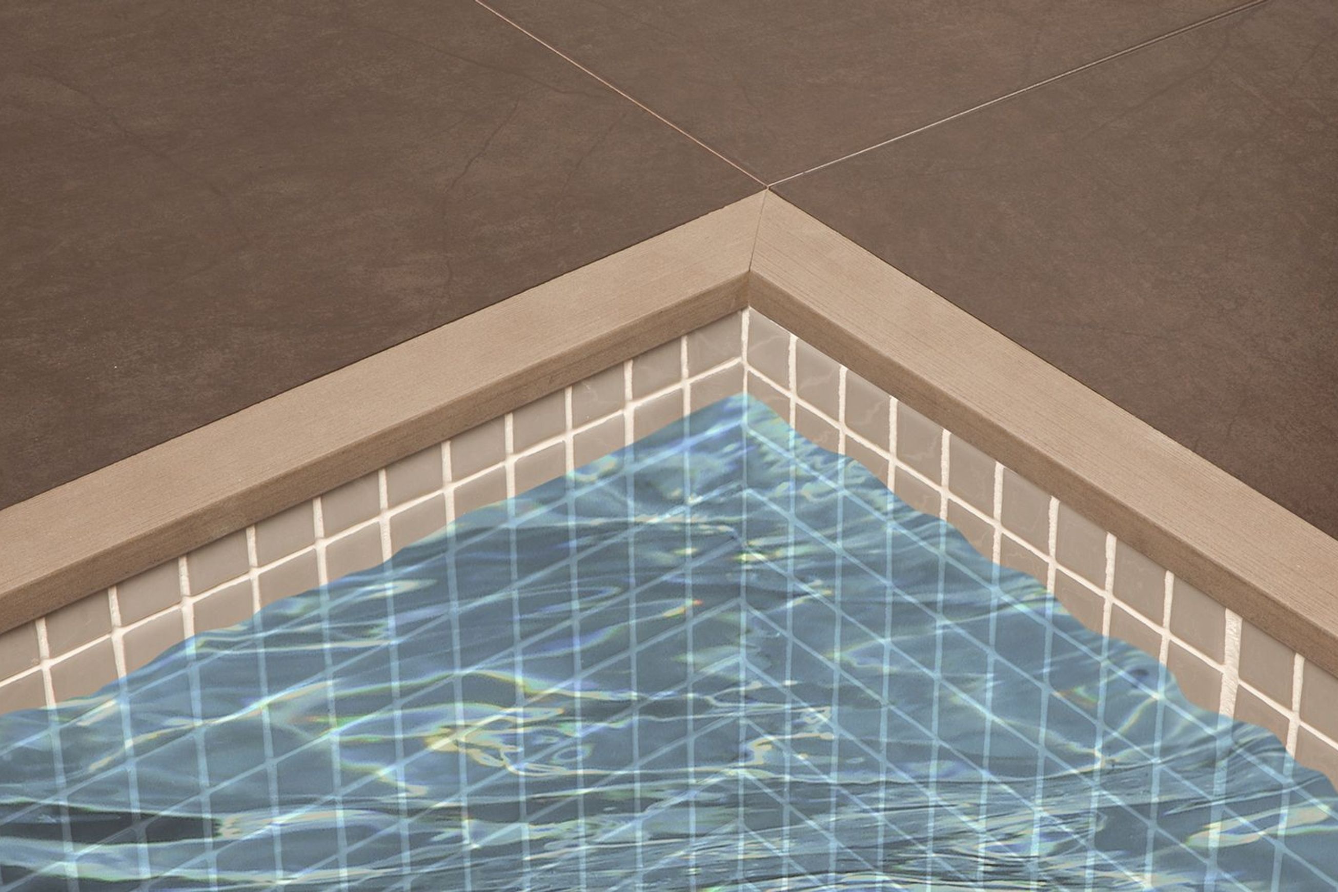 MaxiDakar - Stair Nosing Profile