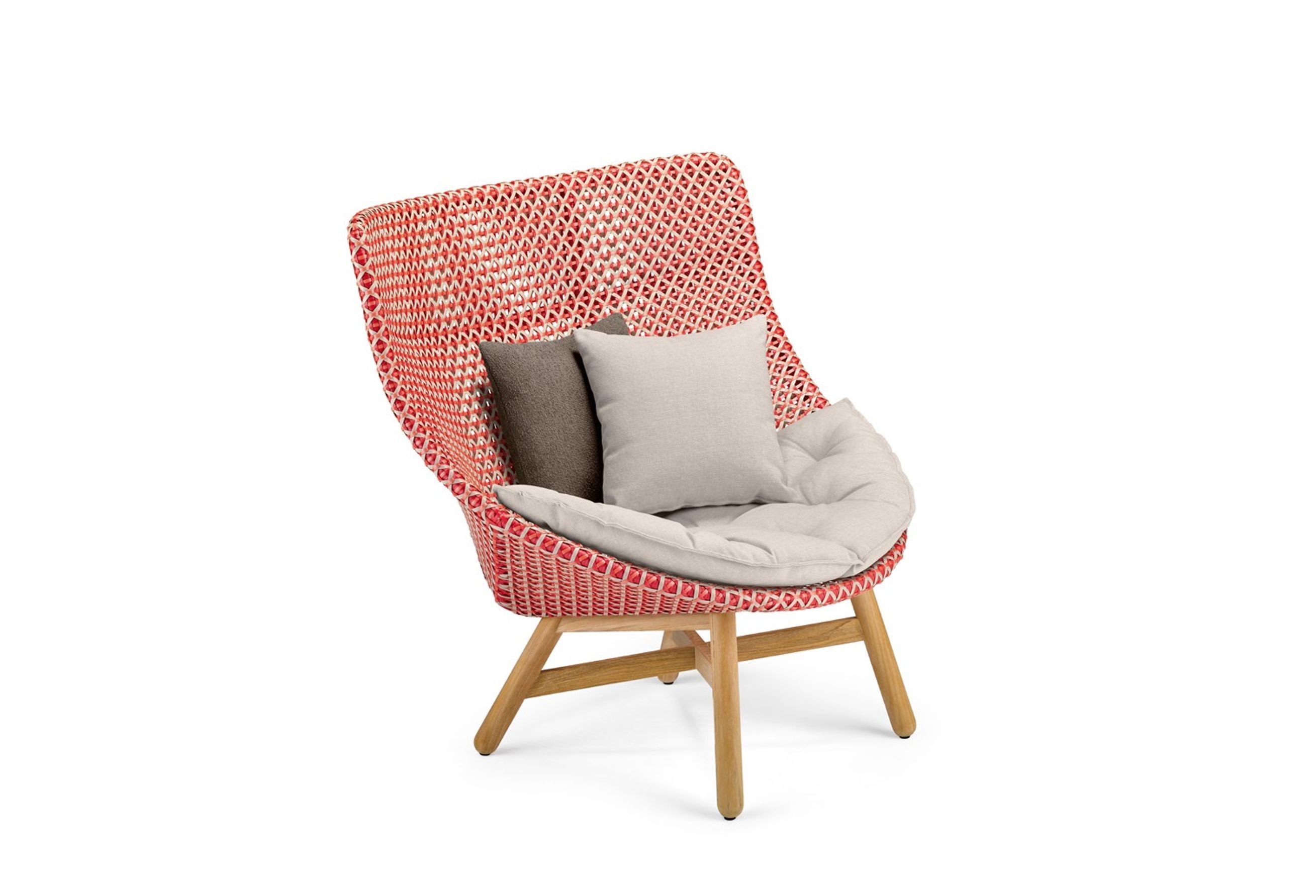 Mbrace wing chair by DEDON