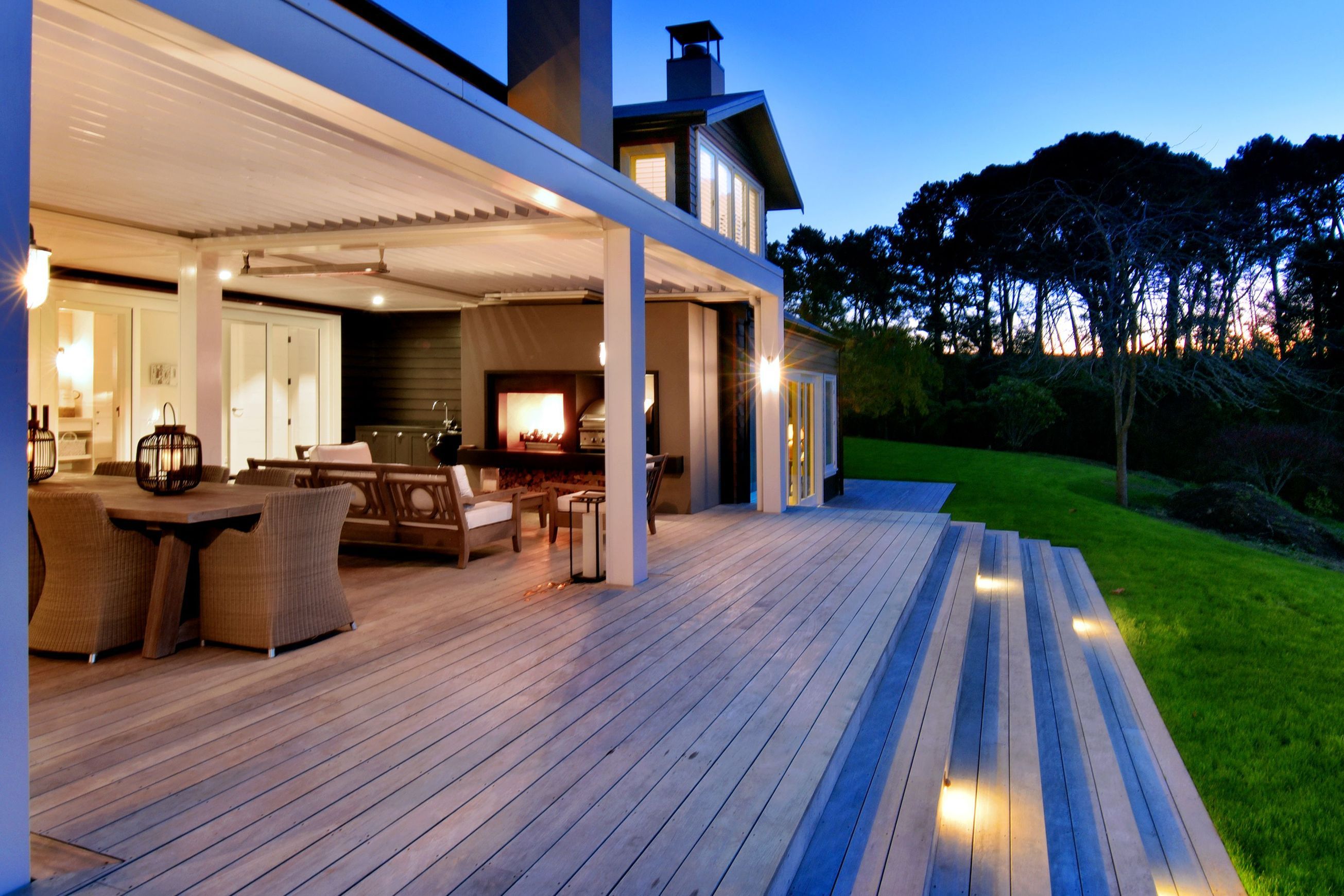 Outdoor Kitchens and BBQs
