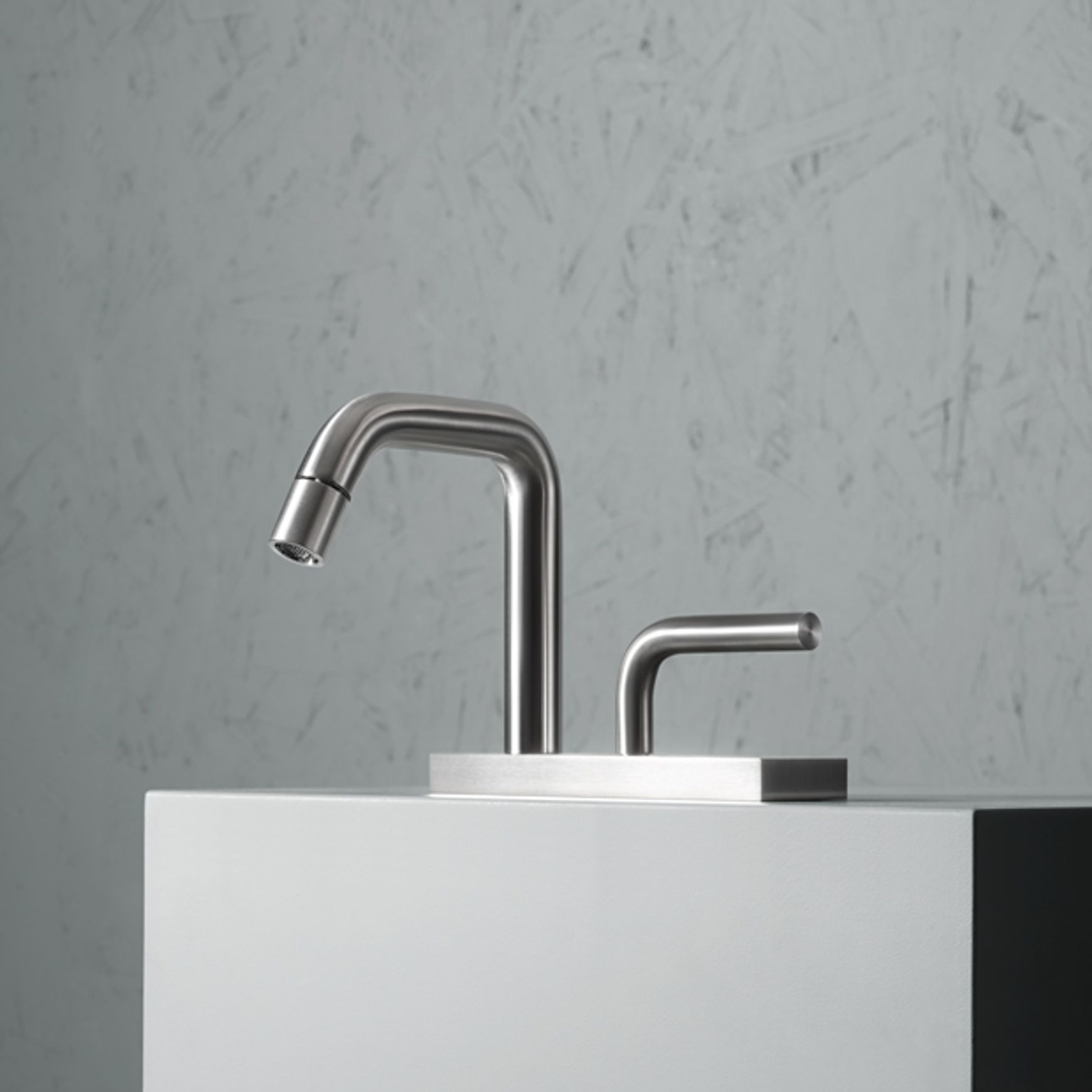 Levo Series by Quadro