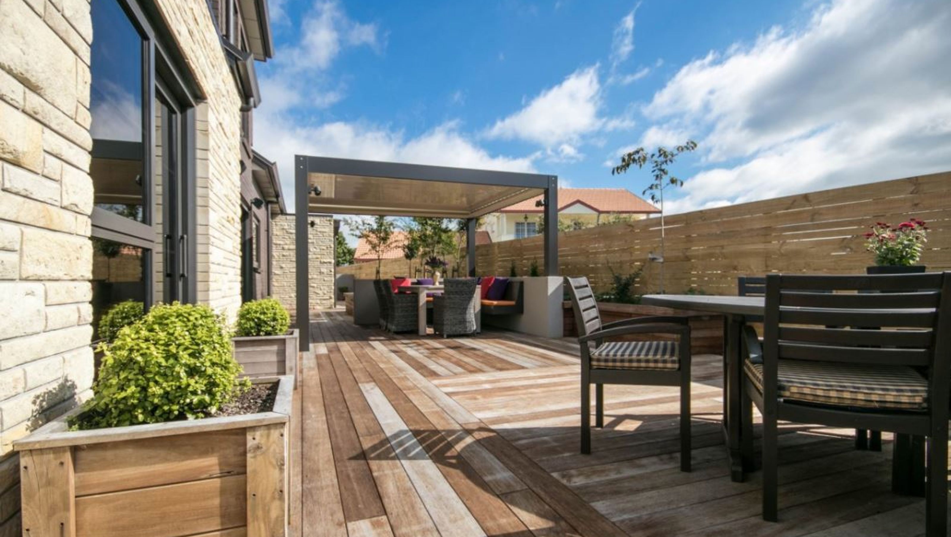 Kwila Decking Retro House