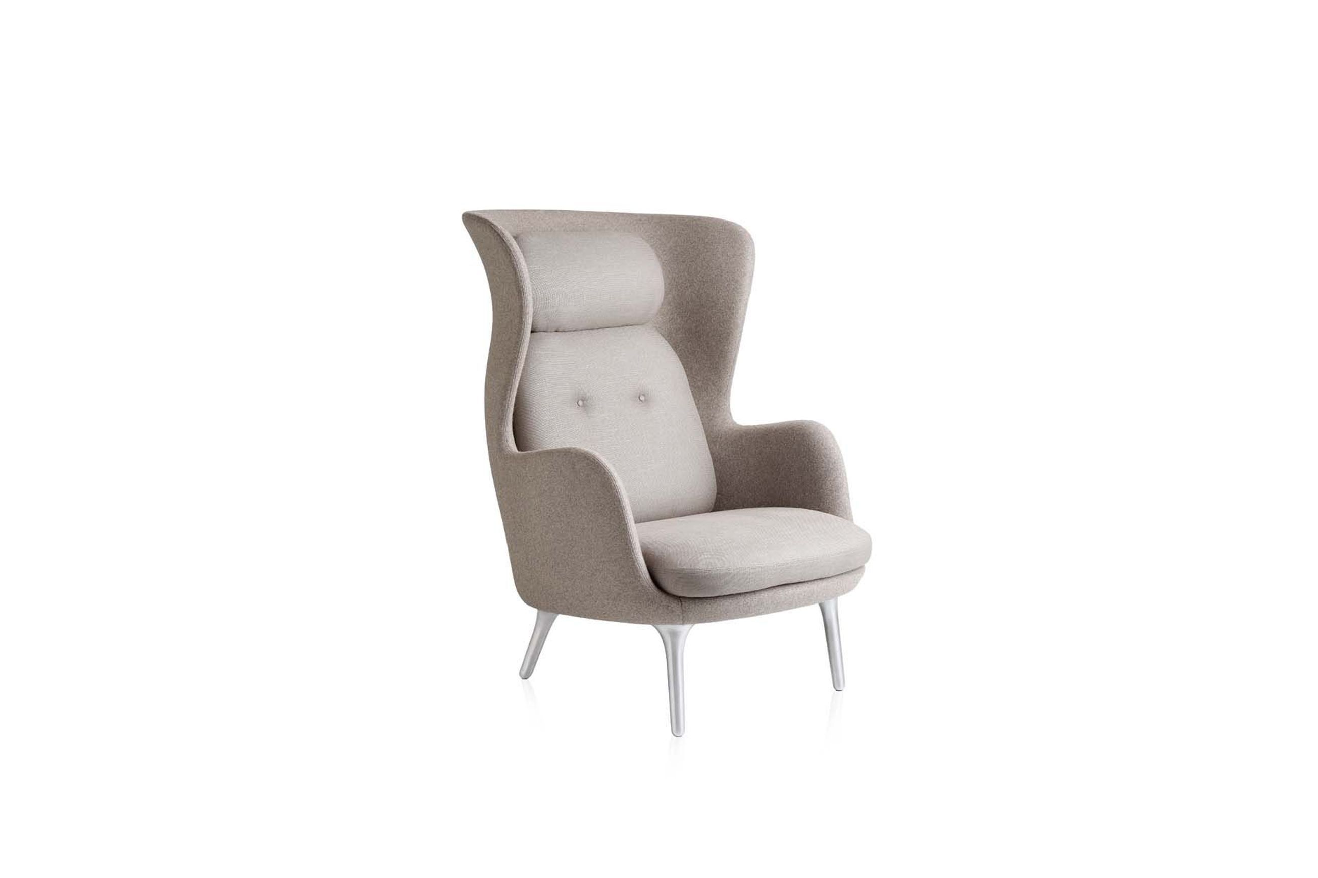 Ro Chair by Fritz Hansen