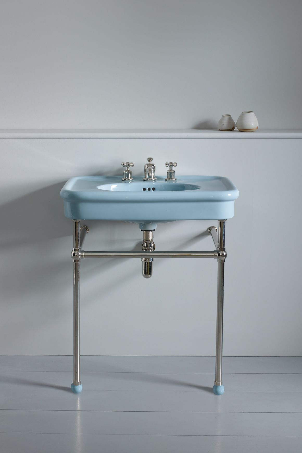 Rockwell Basin on Basin Stand