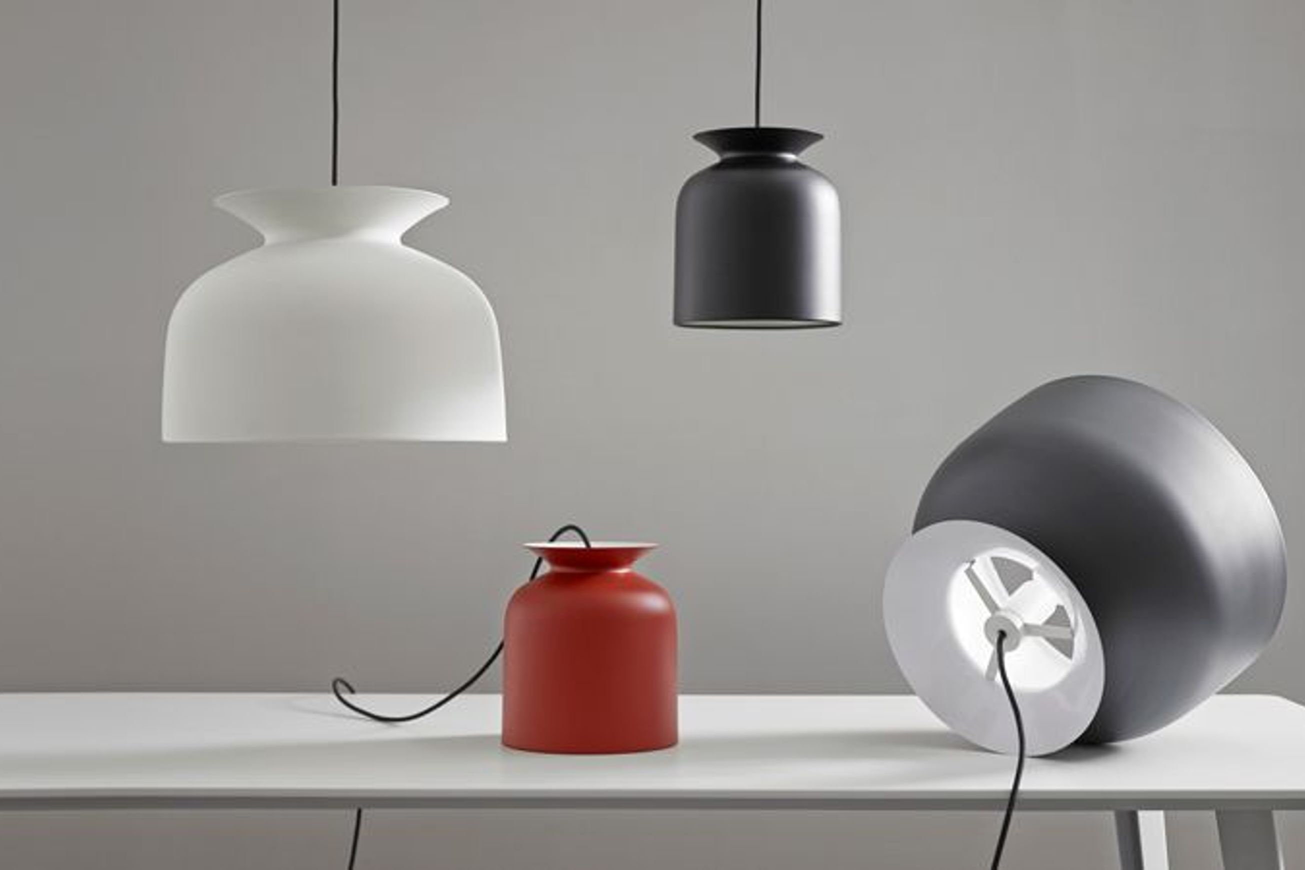 Ronde Pendant by GUBI