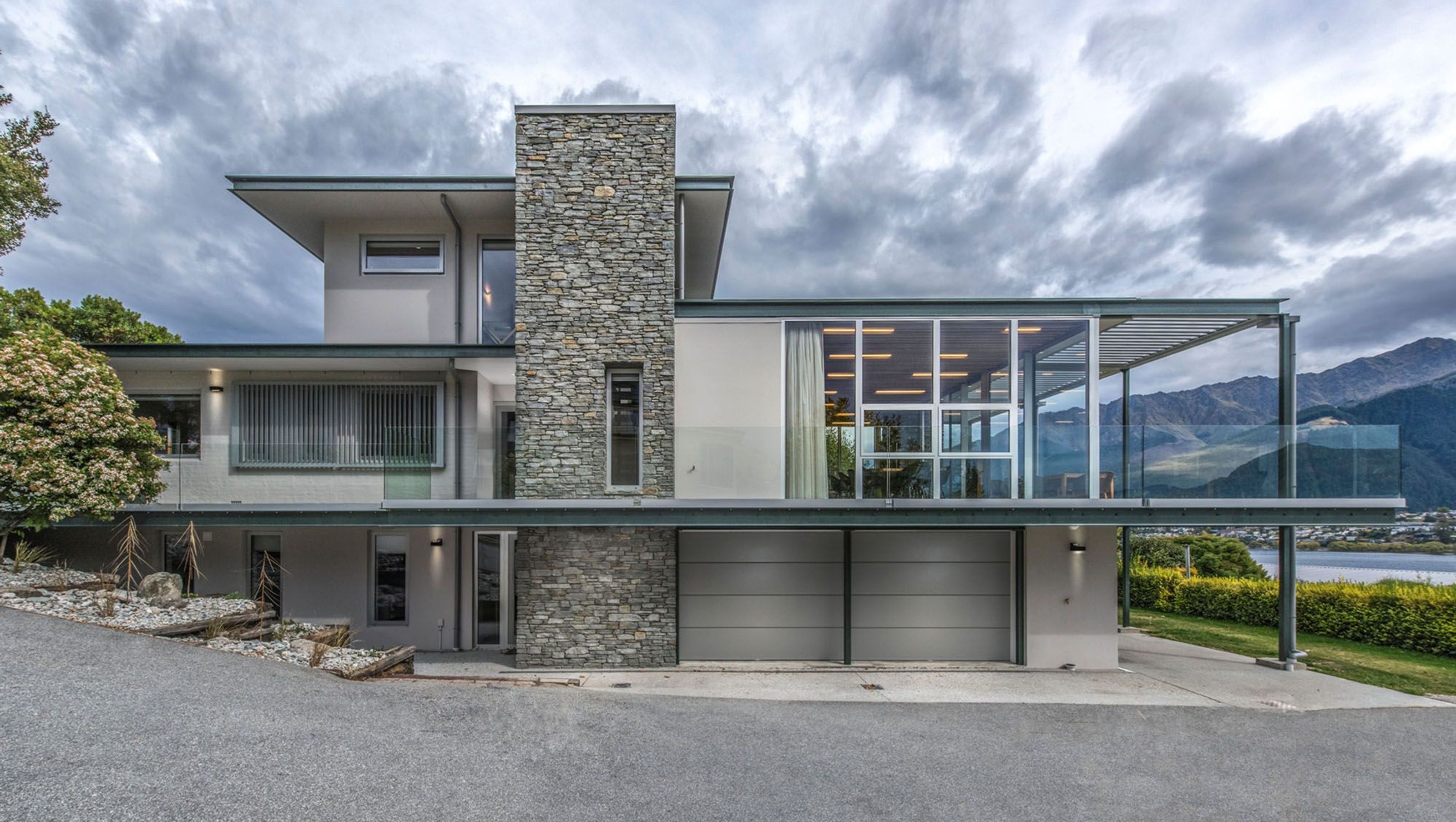 Shimmerlake Residence