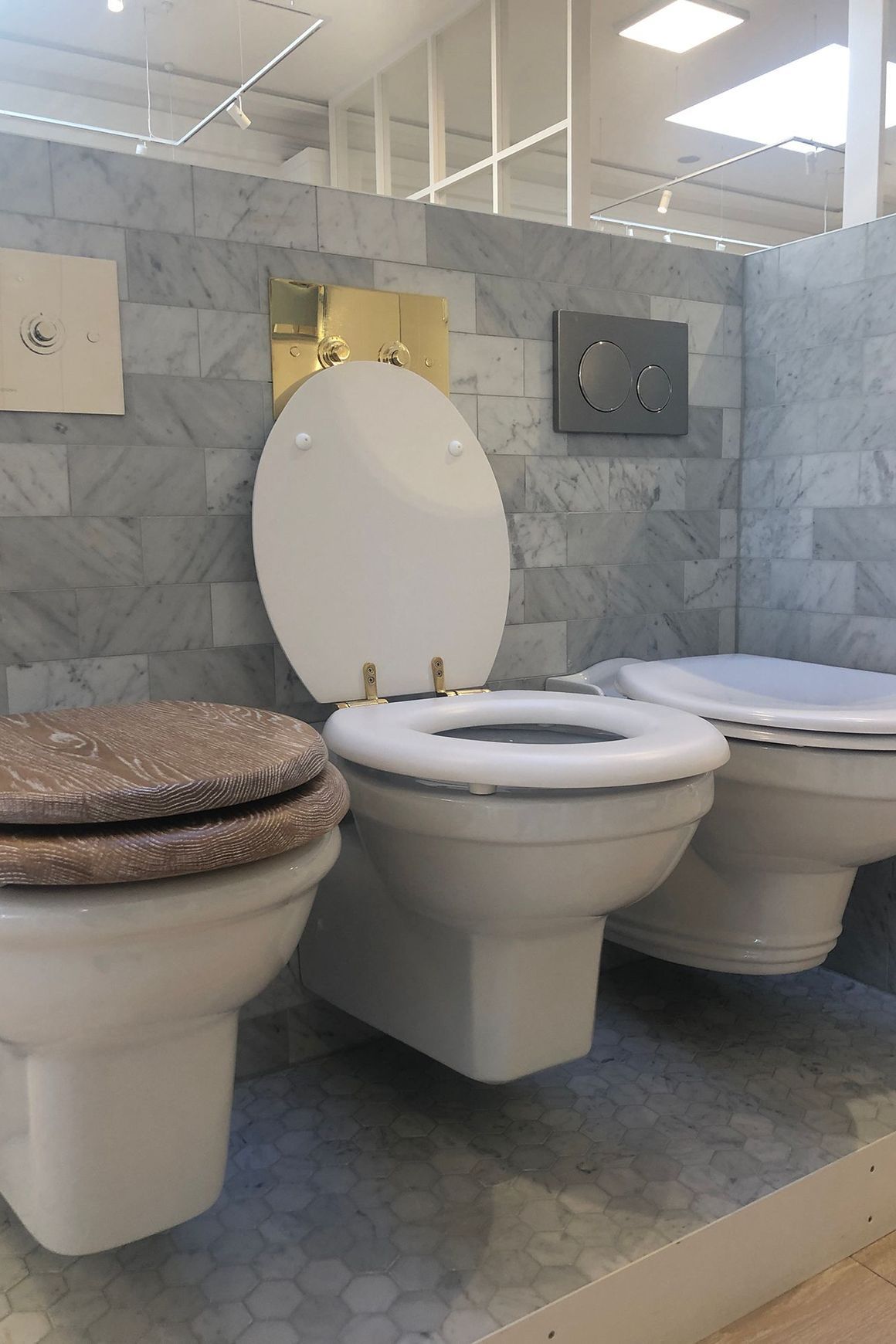 Soho wall hung toilet and bidet
