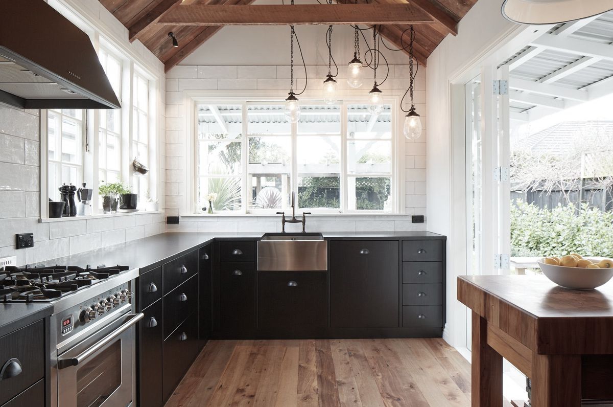 AWARD WINNING Sumner Kitchen