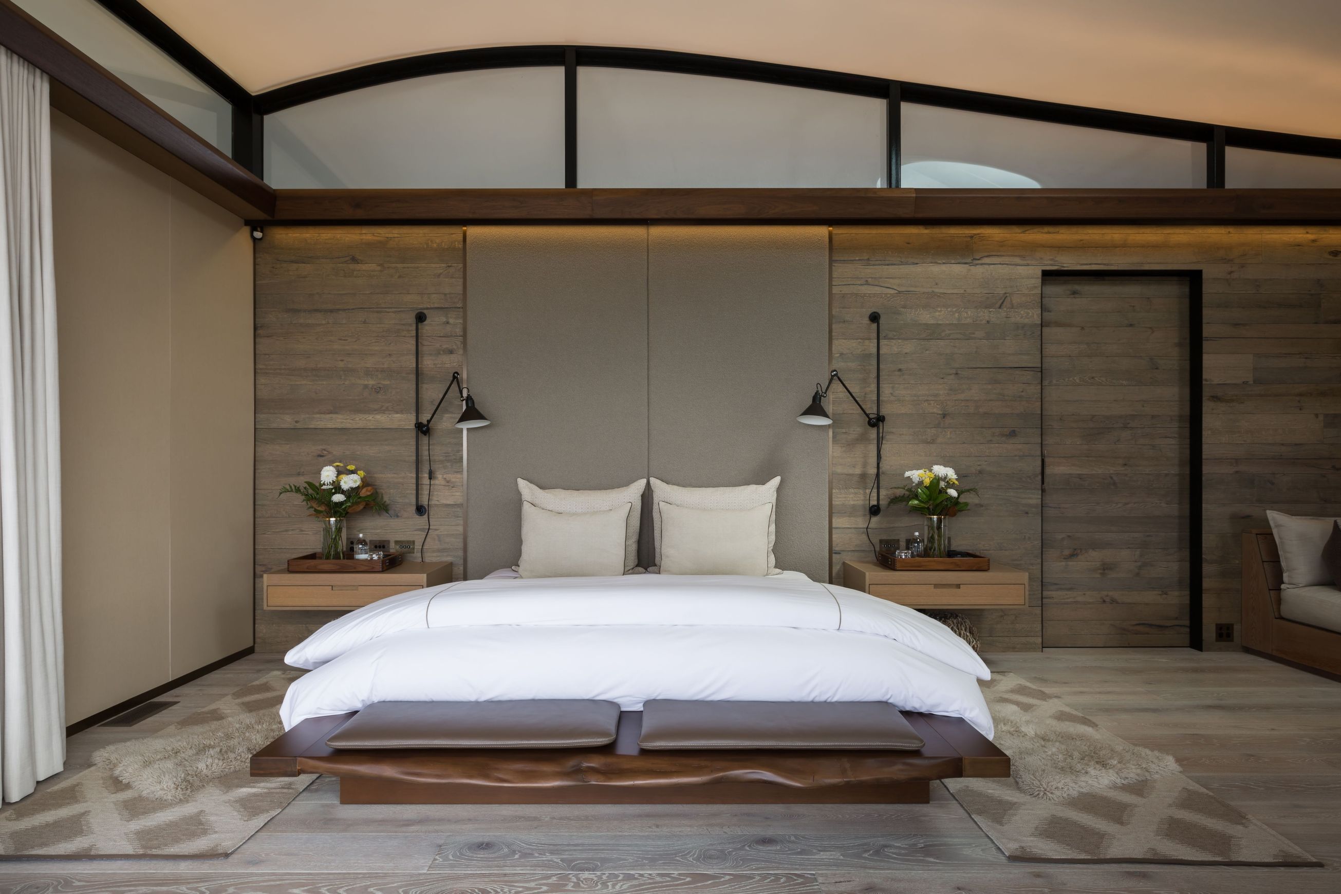 Tables & Bedside Tables