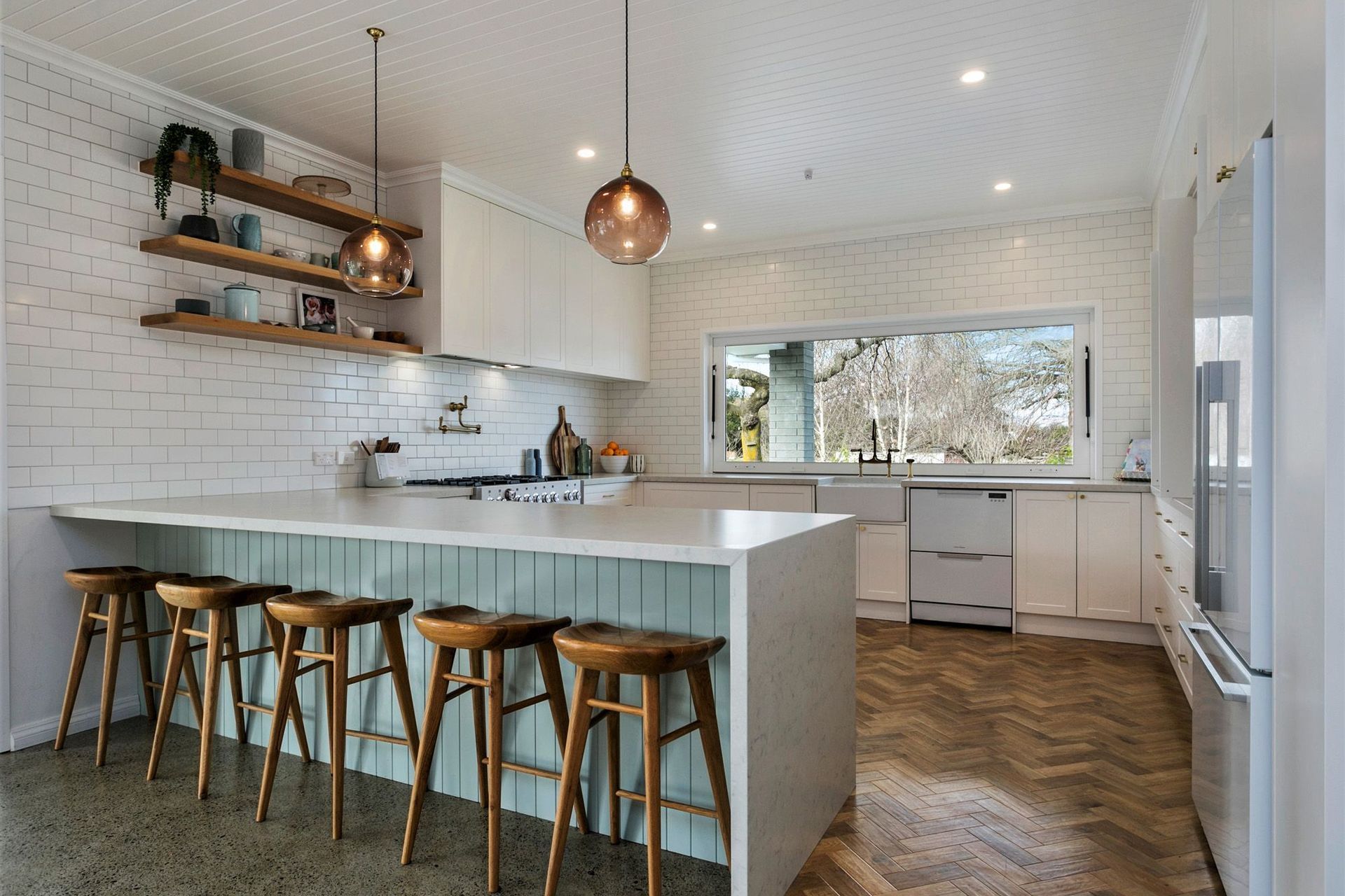 Grand kitchen